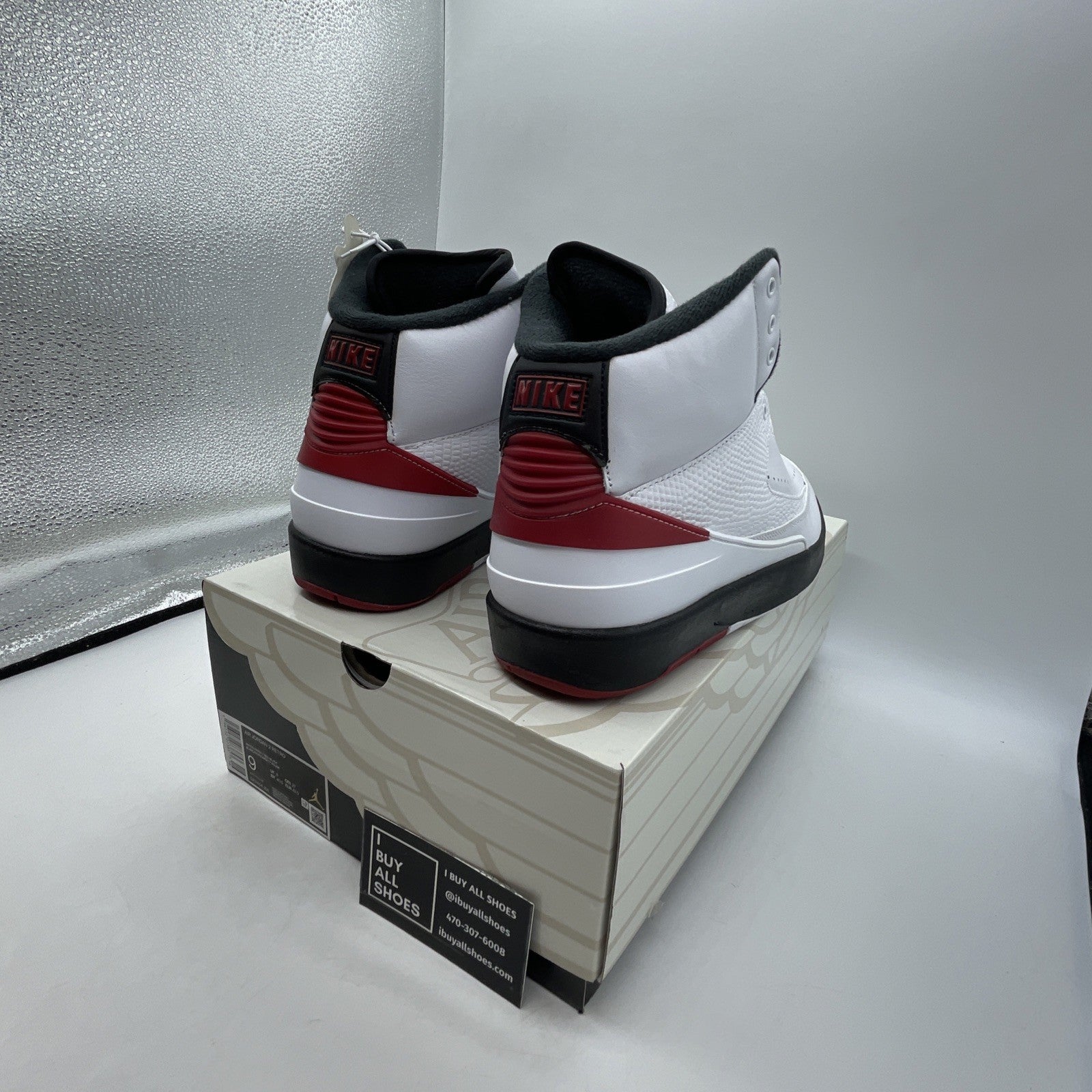 Size 9 - Air Jordan 2 Retro Mid Chicago (DX2454-106)