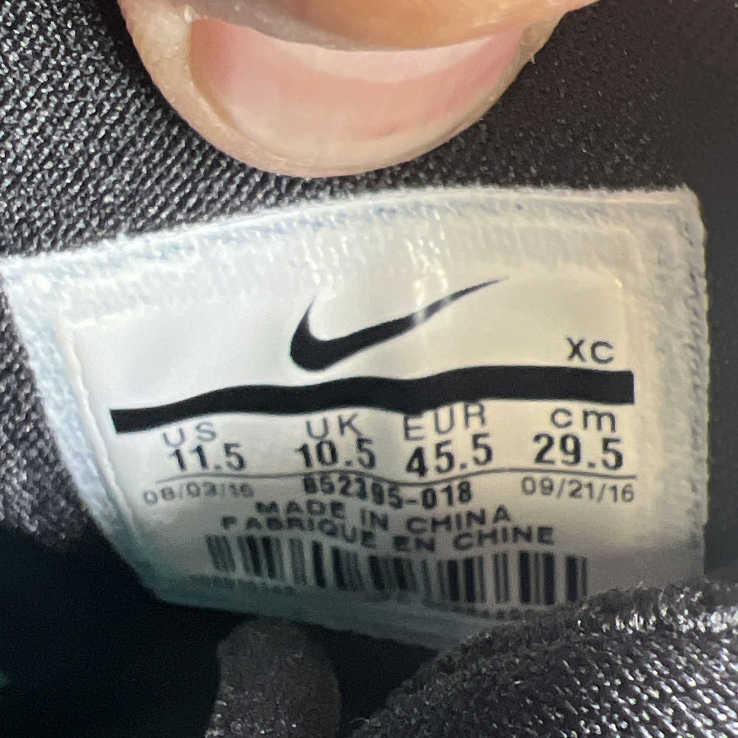 Size 11.5 - Nike Kyrie 3 Black Ice (852395-018)