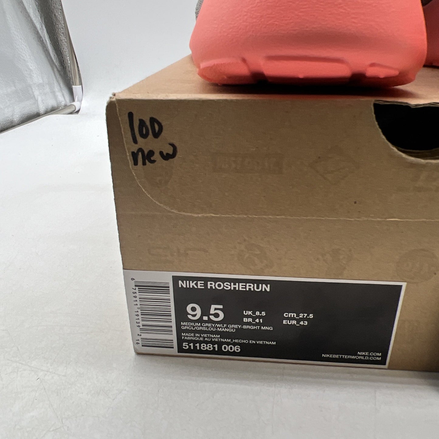 Size 9.5 - Nike Roshe Run Mango - (511881-006)