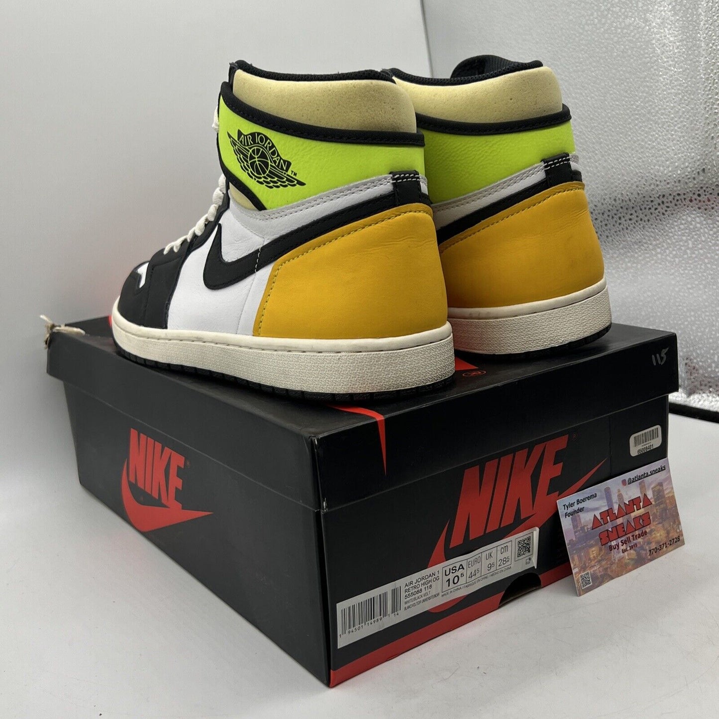 Size 10.5 - Jordan 1 Retro High OG Volt Leather (555088-118)