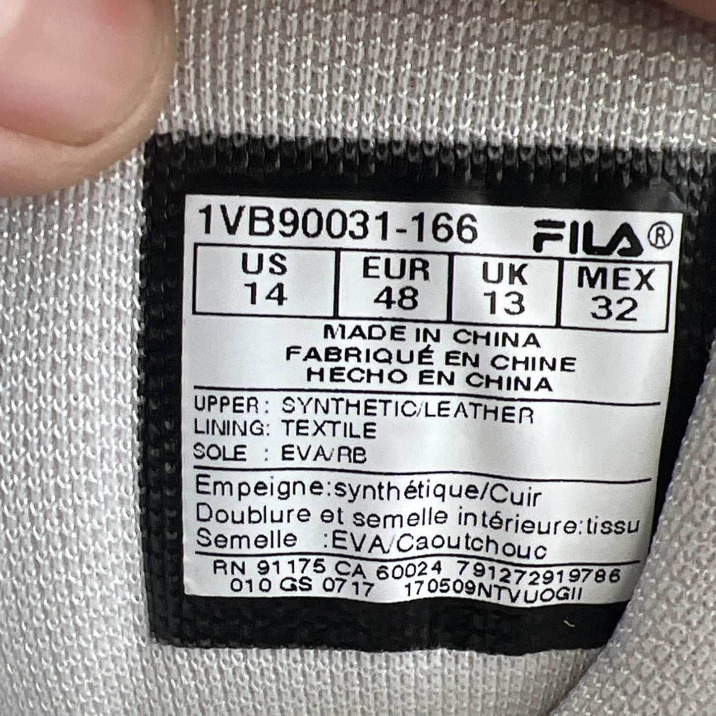 Size 14 - FILA GRANT HILL 2 II WHITE NAVY BLUE RED