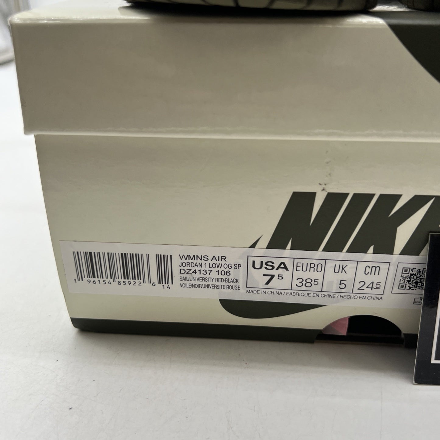 Size 7.5 - Air Jordan 1 Retro OG x Travis Scott Low Olive W (DZ4137-106)