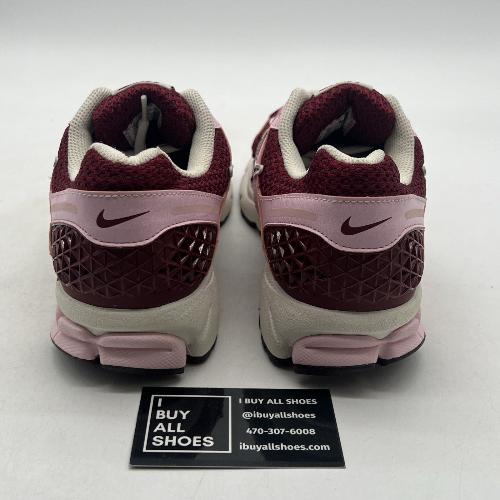 Size 10 - Nike Air Zoom Vomero 5 Pink Foam Team Red W (FN7196-663)