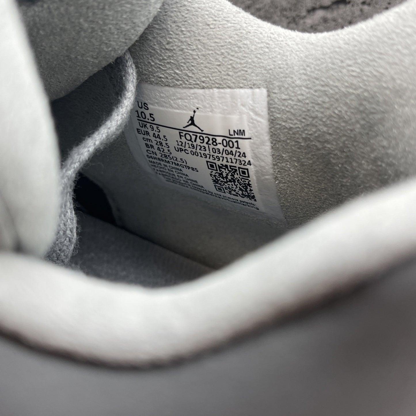 Size 10.5 - Air Jordan 4 Retro SE Wet Cement Grey Suede (FQ7928-001)