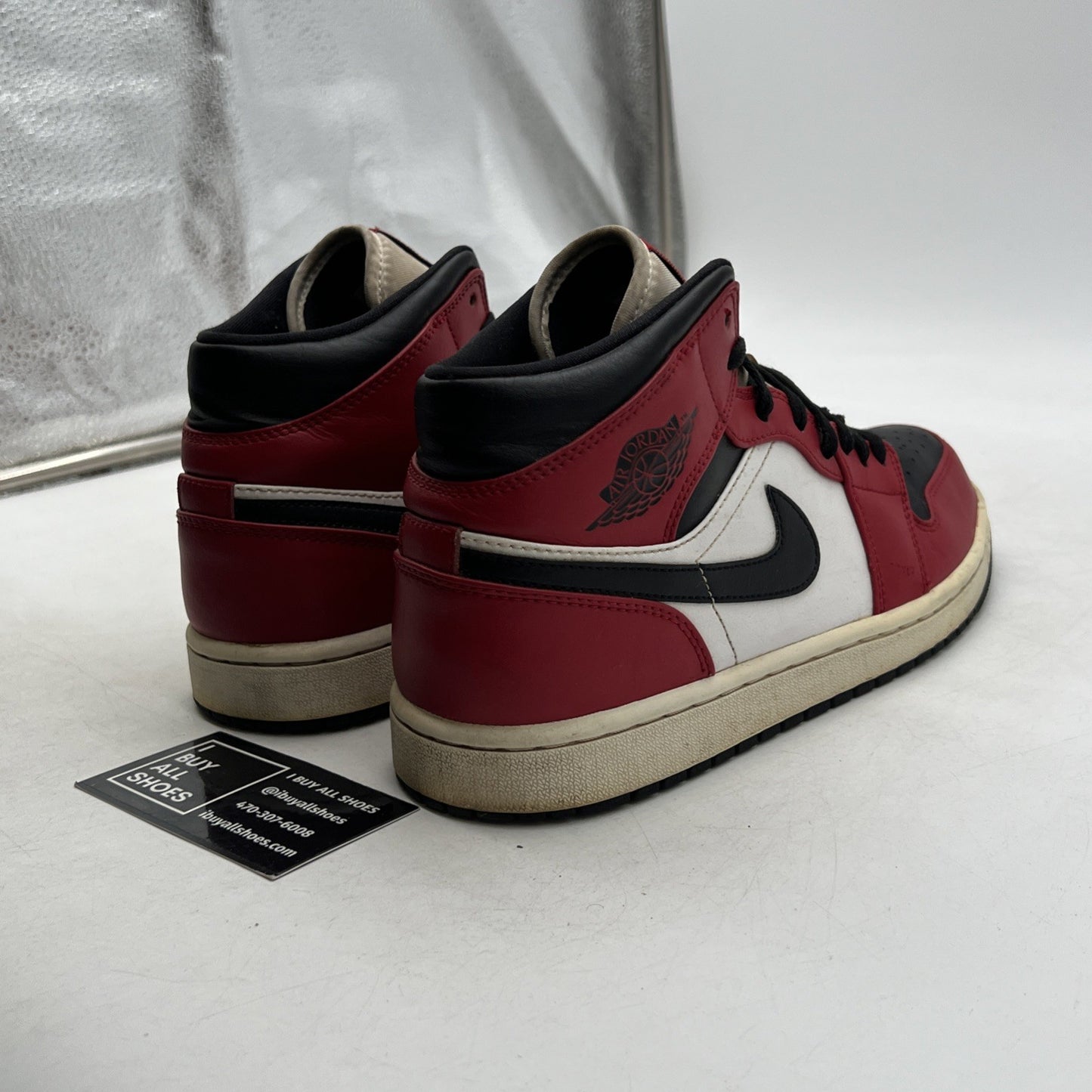 Size 8.5 - Air Jordan 1 Mid Chicago Black Toe 2020 (554624-069)