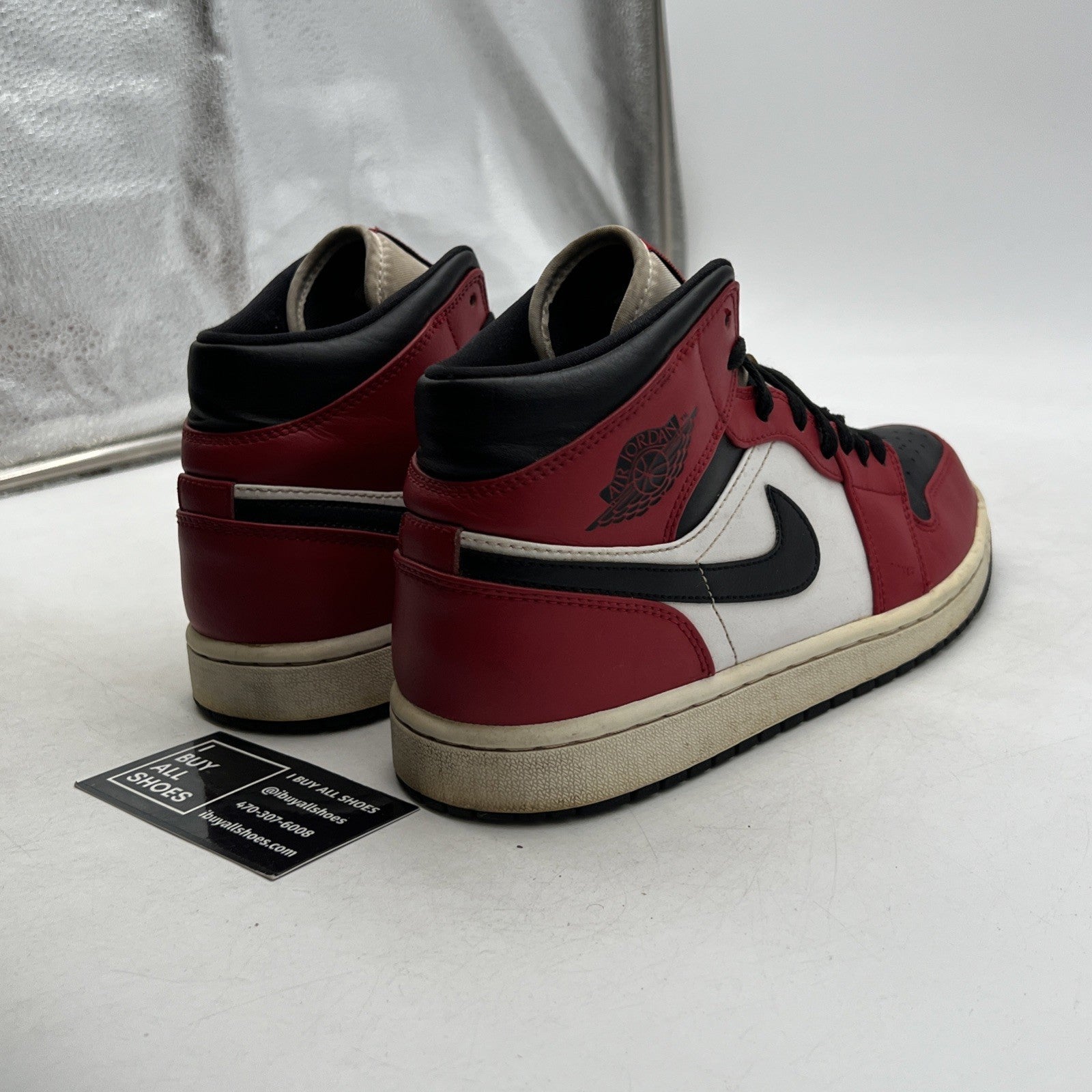 Size 8.5 - Air Jordan 1 Mid Chicago Black Toe 2020 (554624-069)