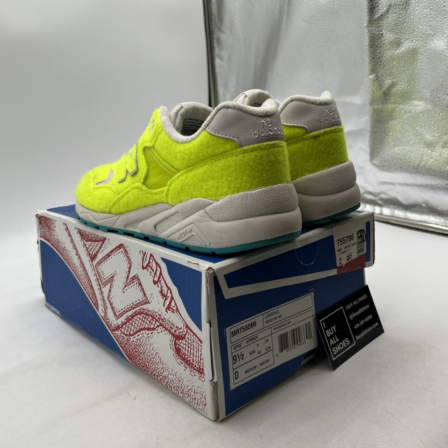 Size 9.5 - New Balance Mita x 580 Battle of The Surfaces (MRT580MI)