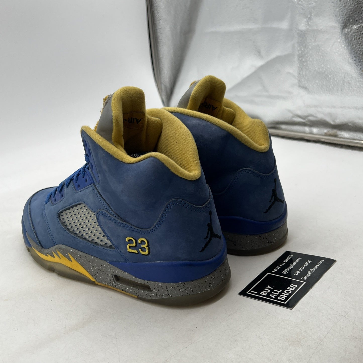 Size 8.5 - Air Jordan 5 Retro Laney (CD2720-400)