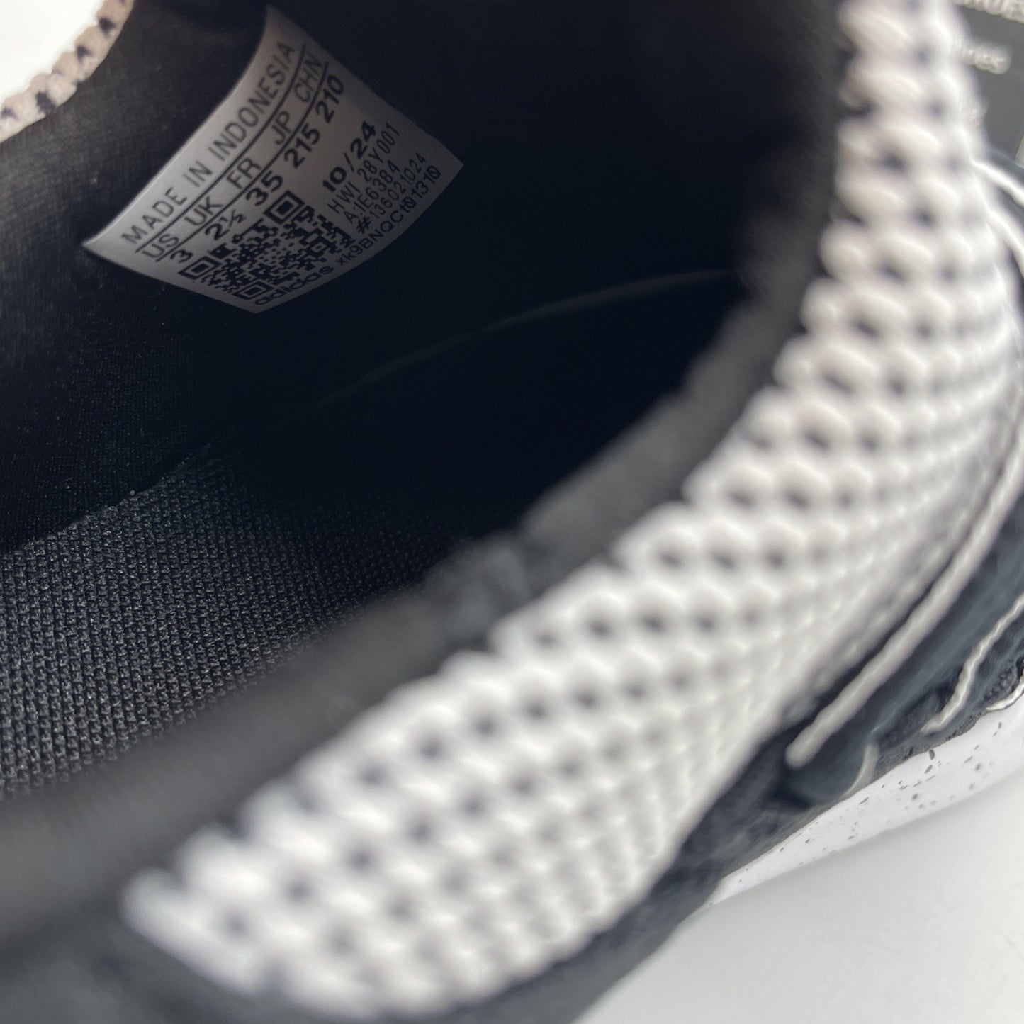 Size 3Y - adidas Lite Racer Adapt 7.0 Cloud White Core Black Leather (IE6384)