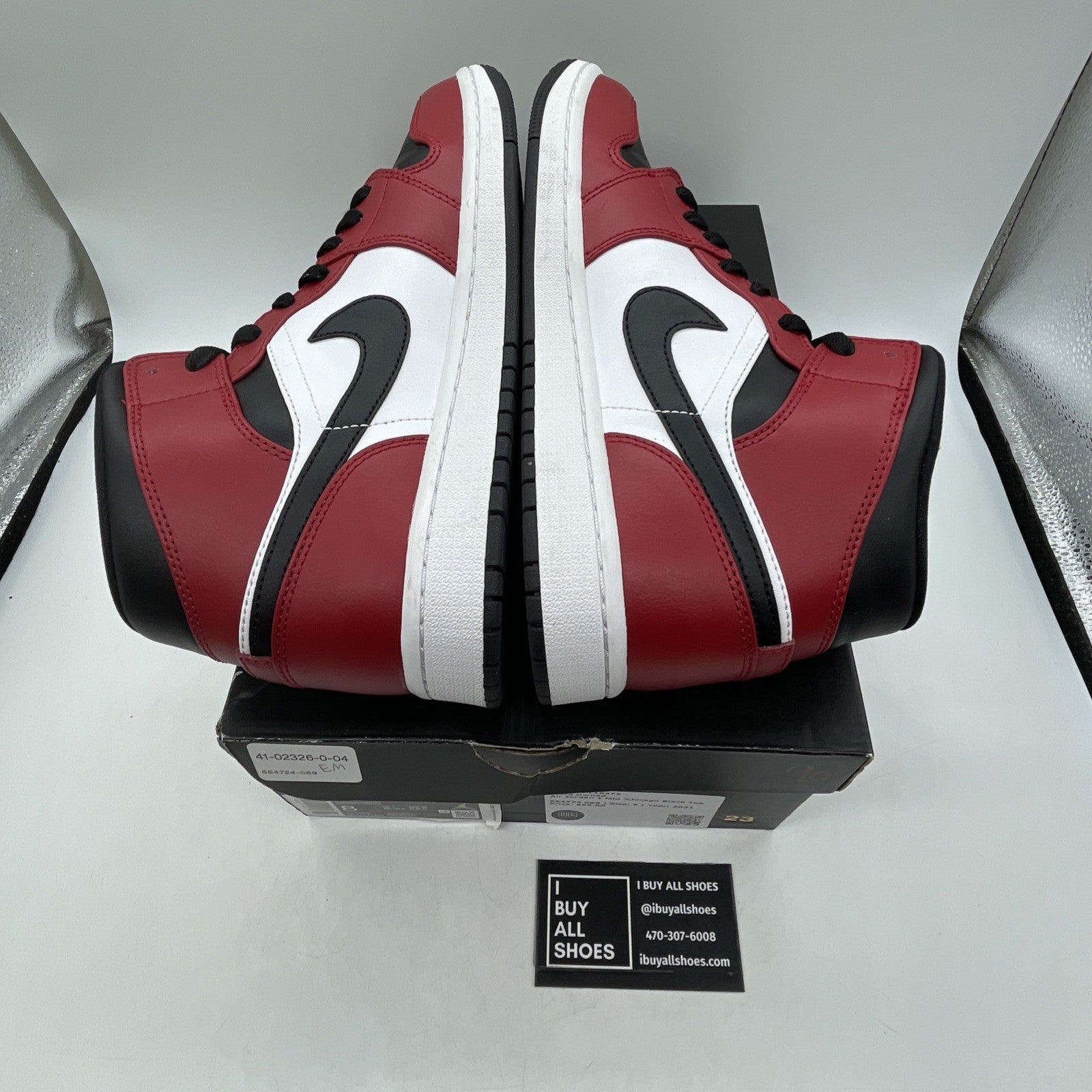 Size 8 - Air Jordan 1 Mid Chicago Black Toe 2020 (554724-069)