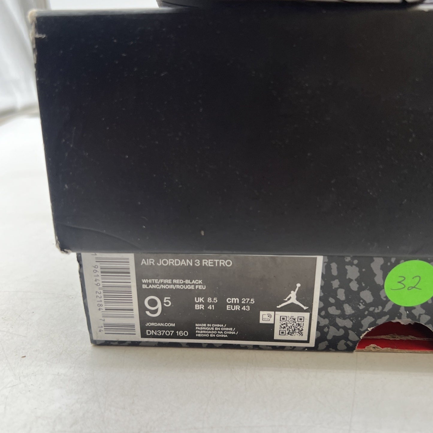 Size 9.5 - Air Jordan 3 Retro Mid Fire Red (DN3707-160)