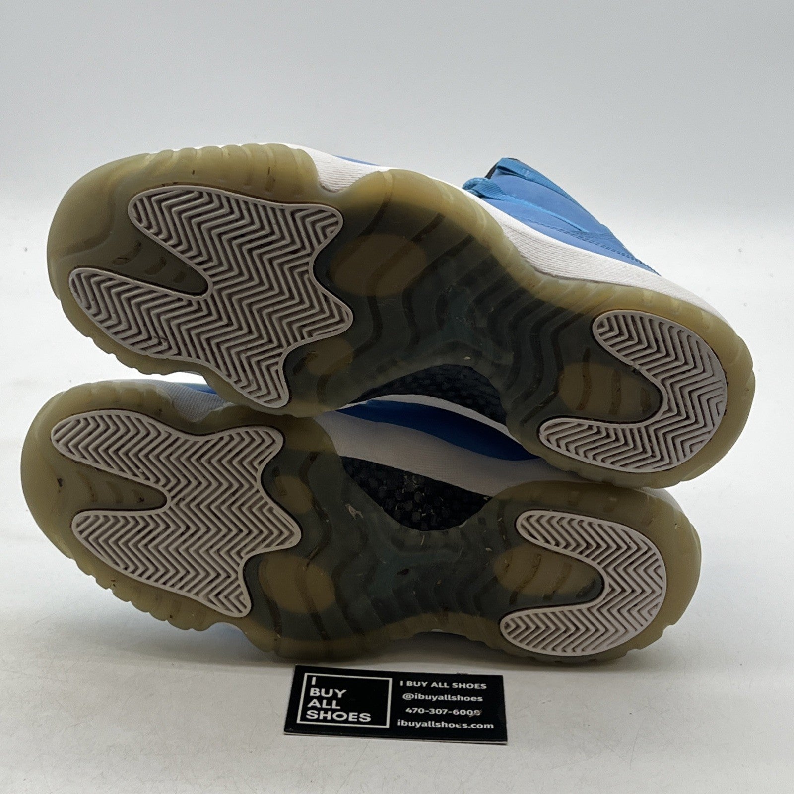 Size 9.5 - Air Jordan 11 Retro Pantone (689479-405)