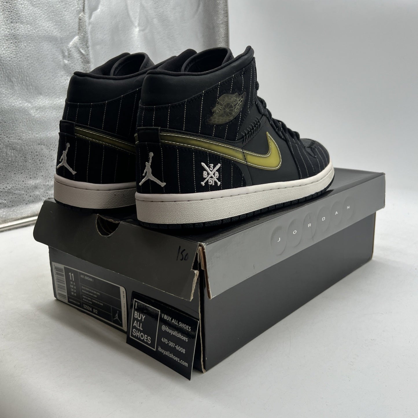 Size 11 - Air Jordan 1 Retro Barons - Away (325514-012)
