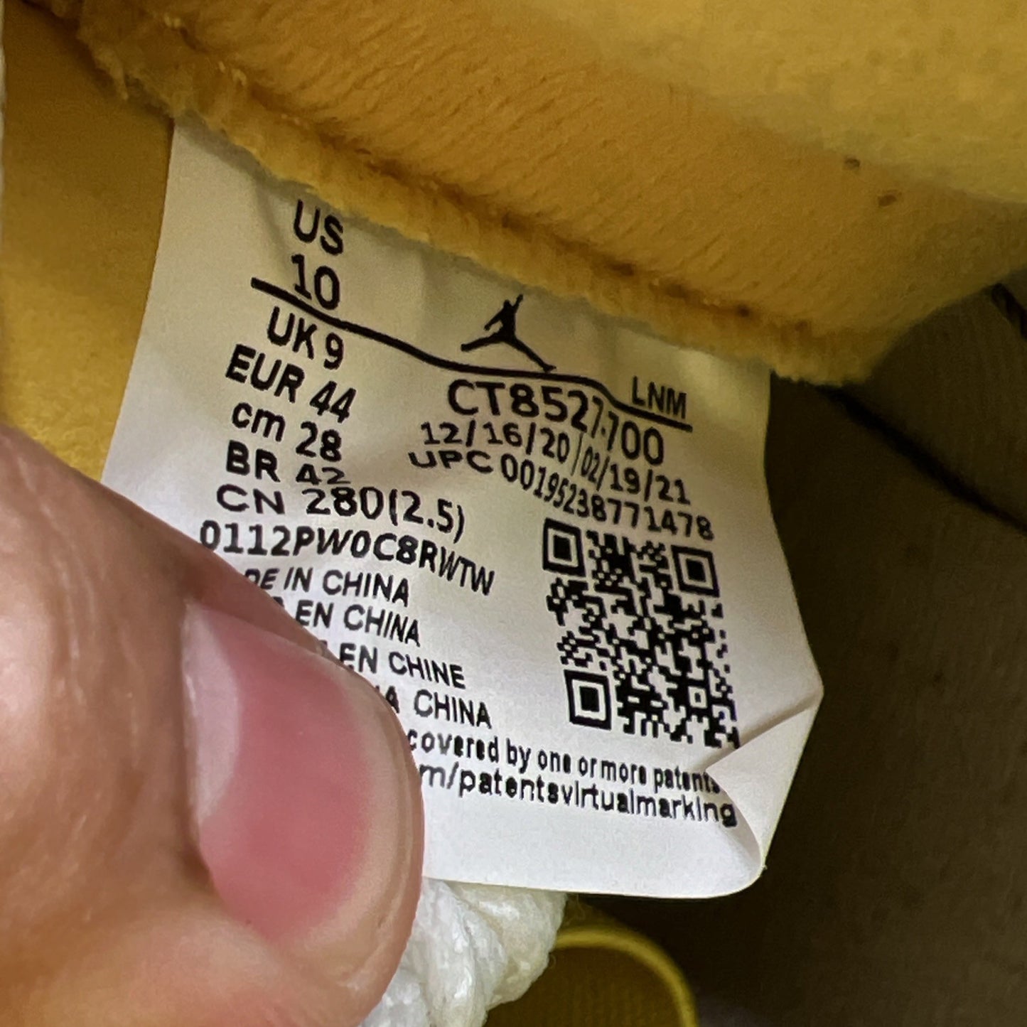 Size 9.5 - Air Jordan 4 Retro Mid Lightning (CT8527-700)