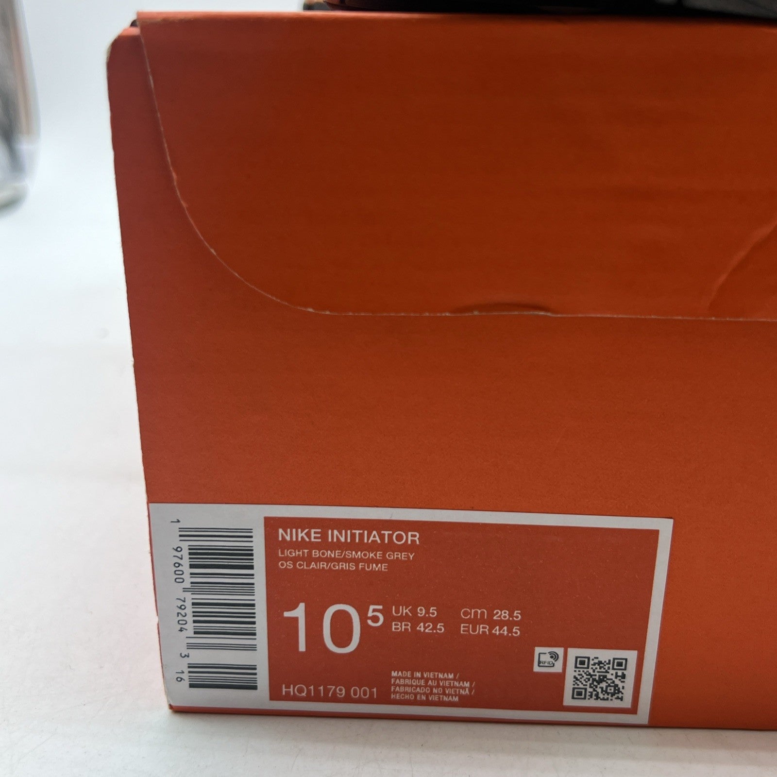 Size 10.5 - Nike Initiator Light Bone Metallic Silver (HQ1179-001)