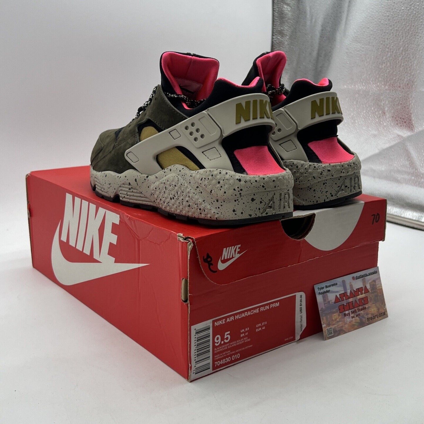 Size 9.5 - Nike Air Huarache Premium Desert Moss (704830-010)
