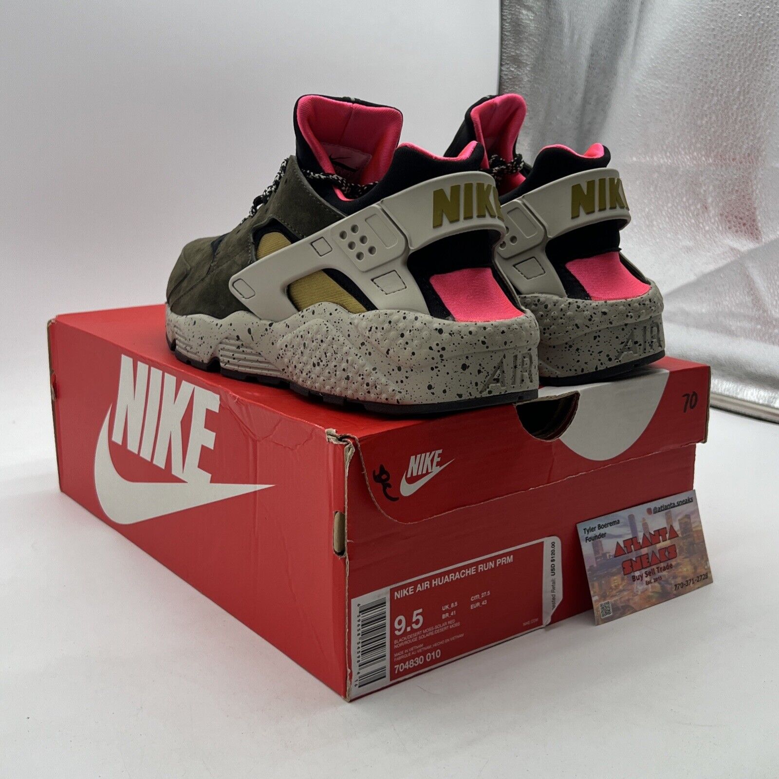 Size 9.5 - Nike Air Huarache Premium Desert Moss (704830-010)