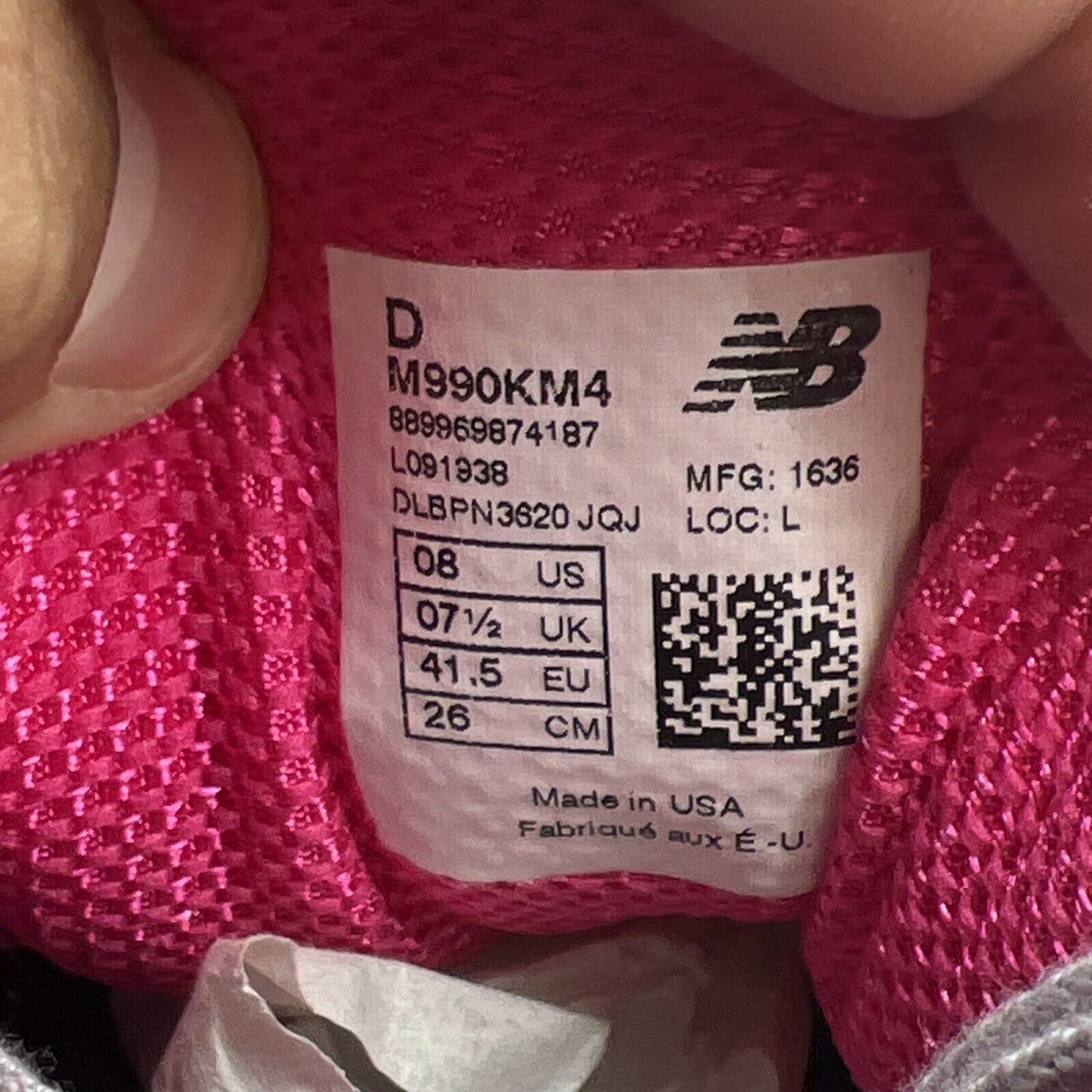 Size 8 - New Balance Susan G. Komen x 990v4 Pink Ribbon (M990KM4)