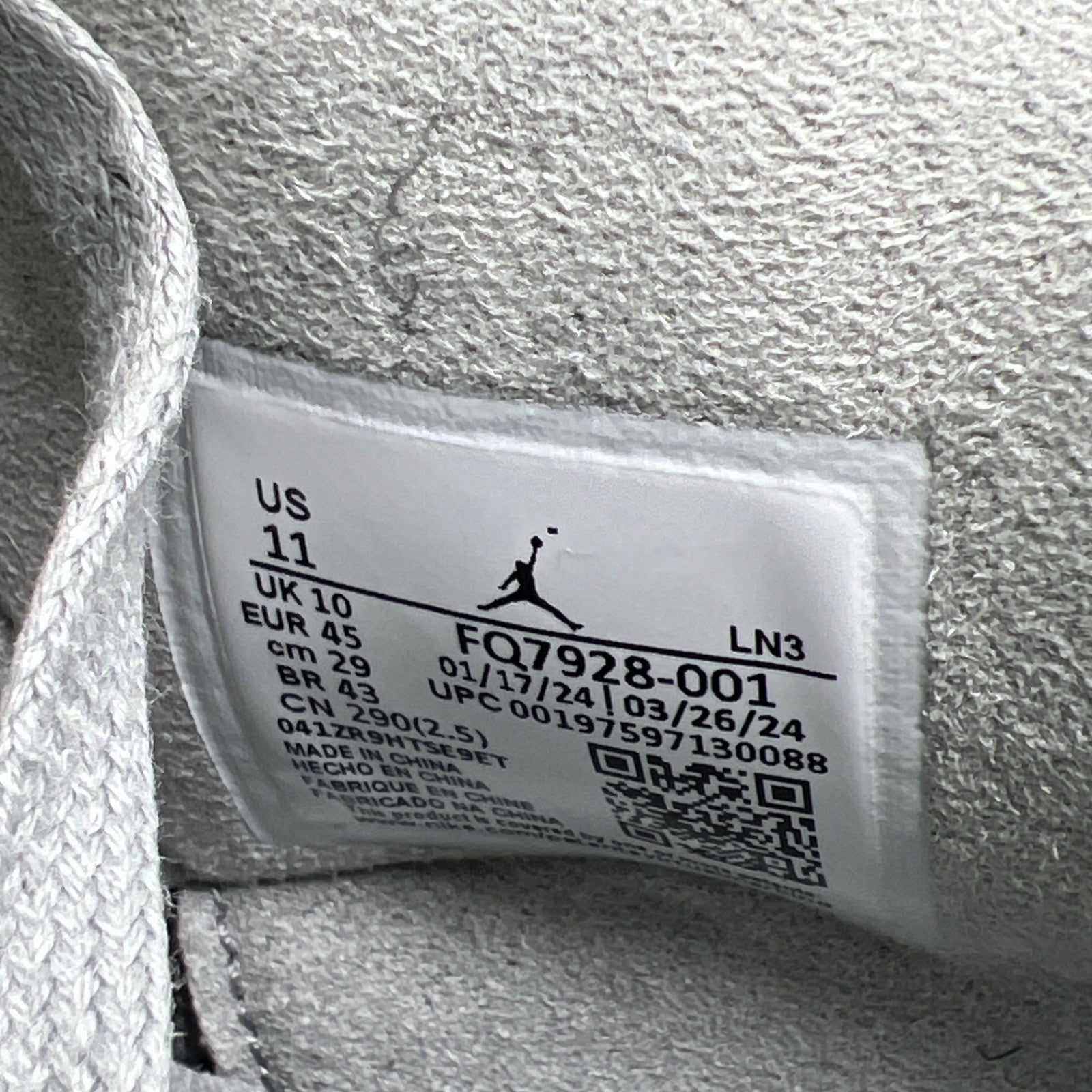 Size 11 - Air Jordan 4 Retro SE Wet Cement (FQ7928-001)