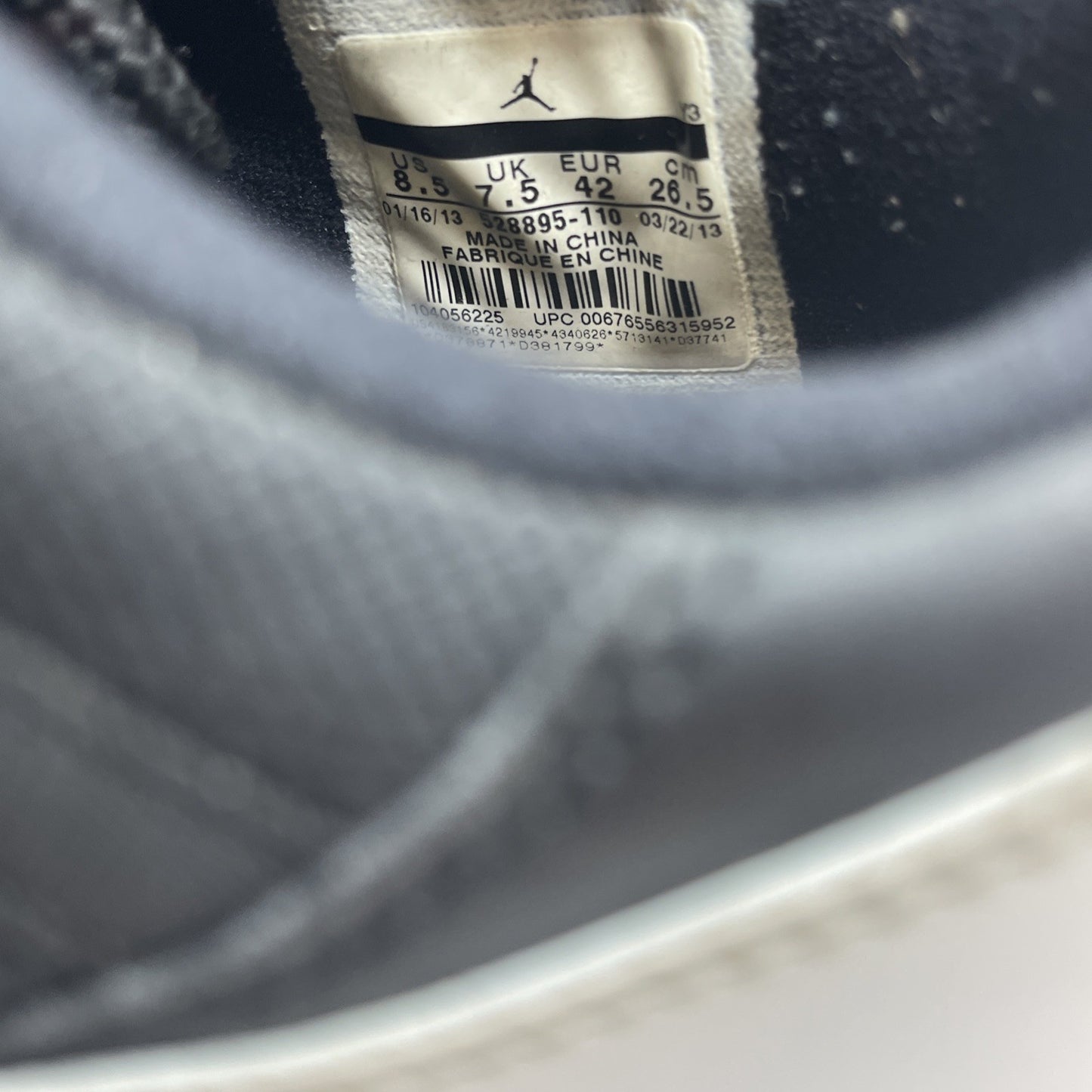 Size 8.5 - Air Jordan 11 Retro Low Tuxedo (528895-110)