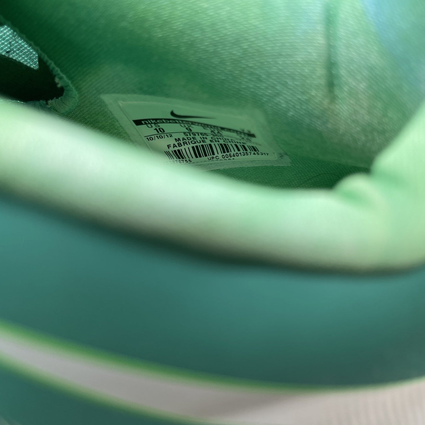 Size 10 - Nike Air Max LeBron 10 Low Easter (579765-300)