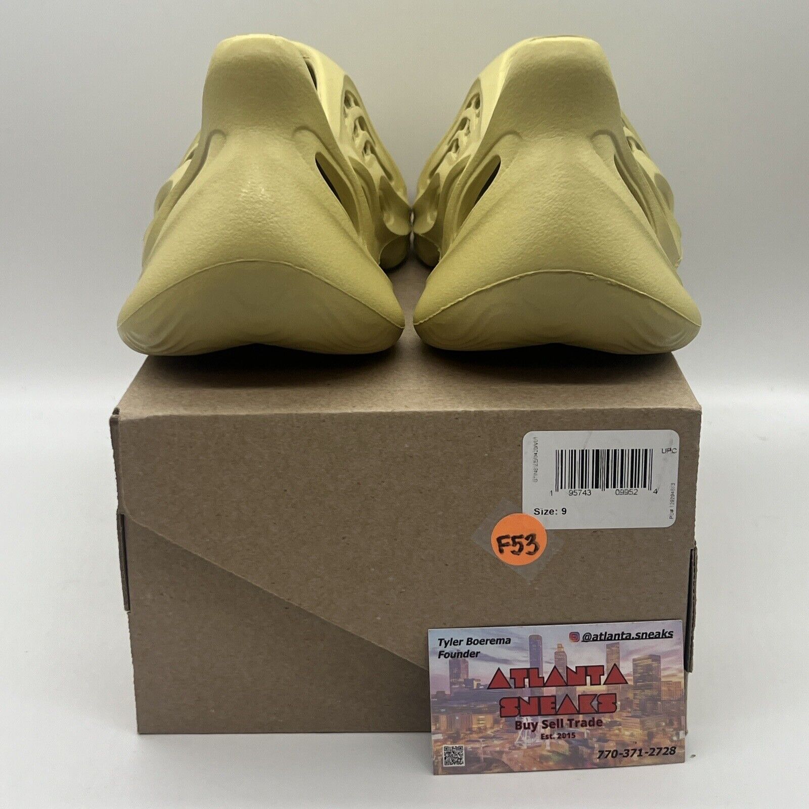 Size 9 - adidas Yeezy Foam Runner sulfur Brand New