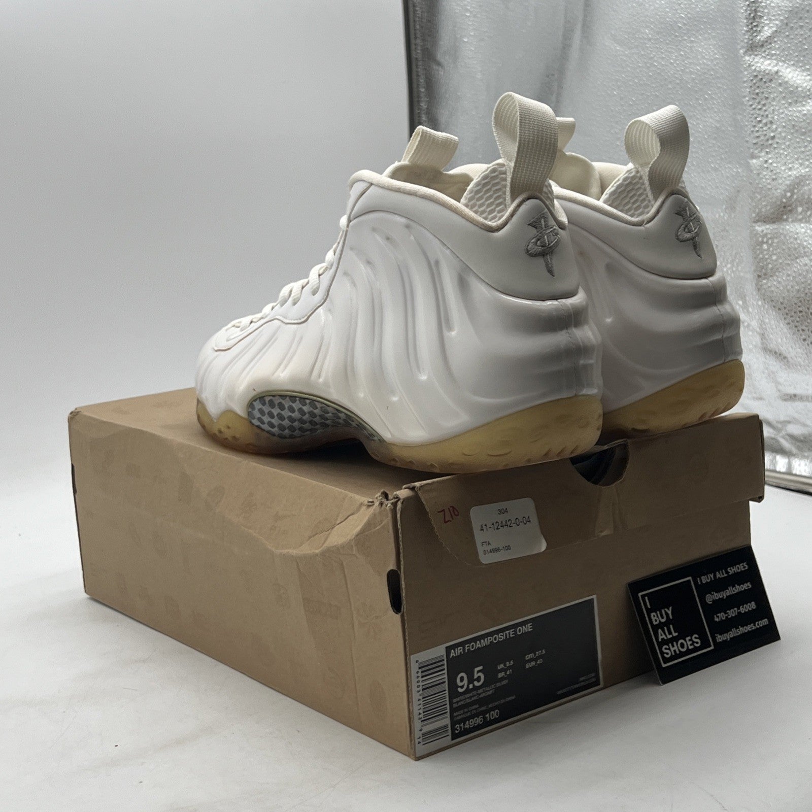 Size 9.5 - Nike Air Foamposite One White-Out (314996-100)