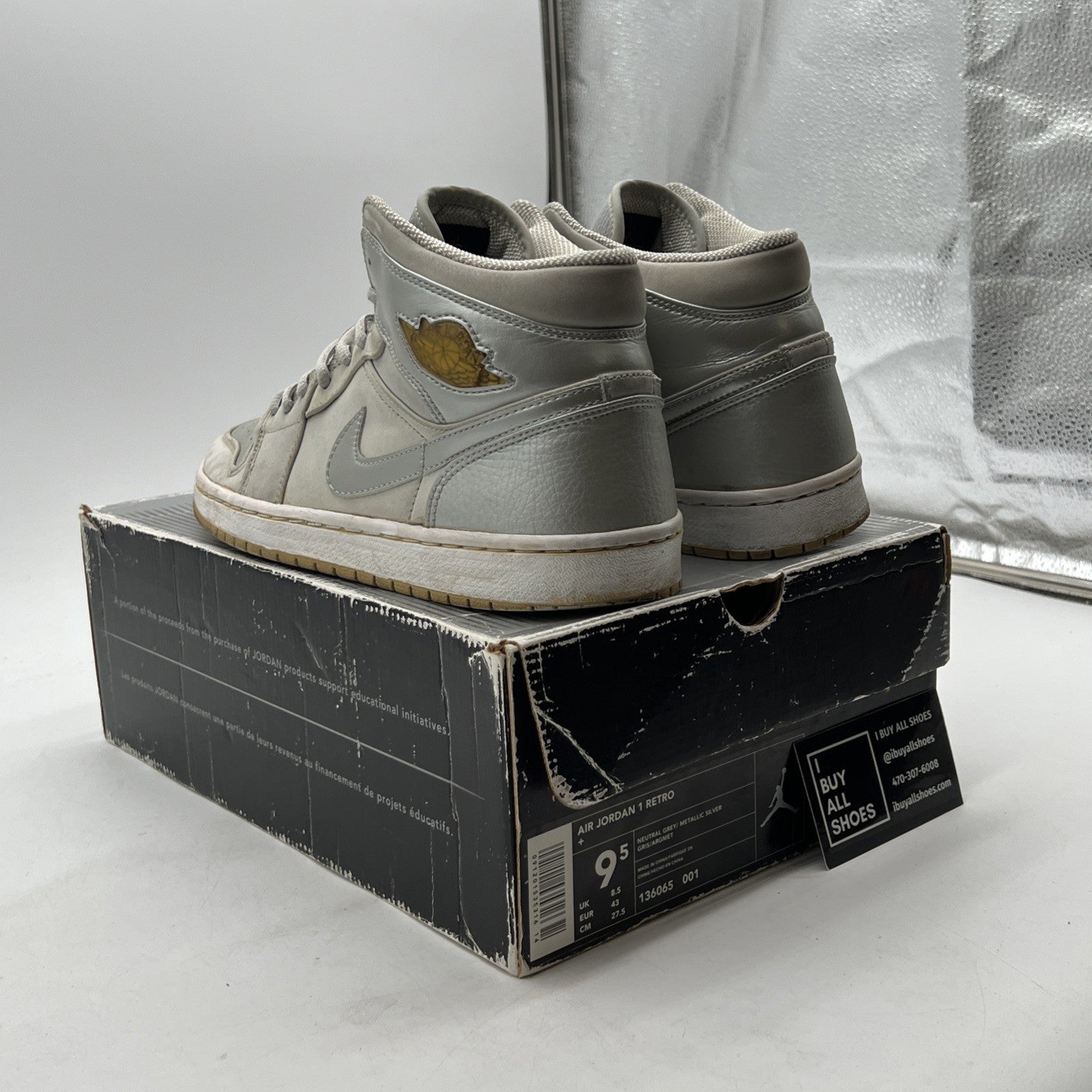 Size 9.5 - Air Jordan 1 Retro + 2001 Neutral Grey (136065-001)