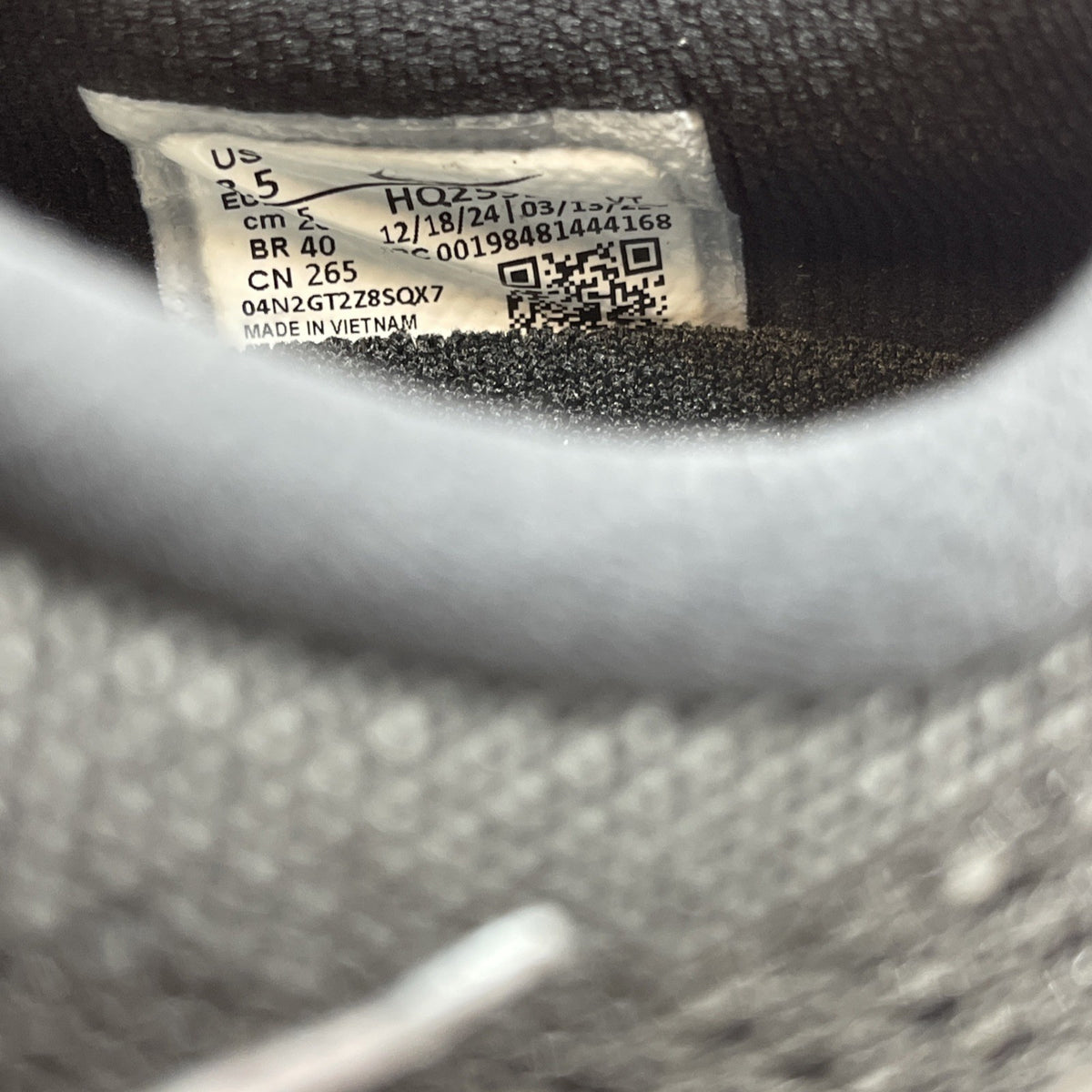 Size 8.5 - Nike Pegasus Premium Black Metallic Silver (HQ2592-005)