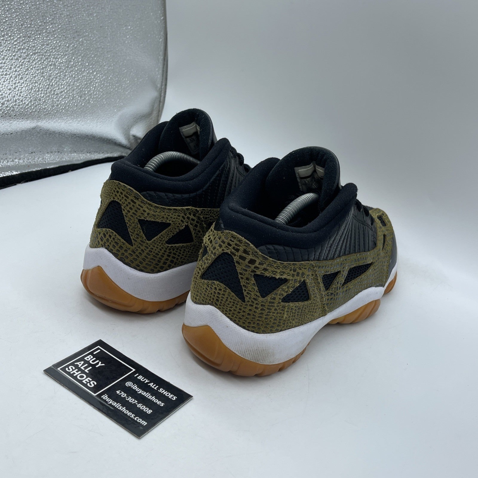 Size 9.5 - Air Jordan 11 IE Low Croc (306008-013)