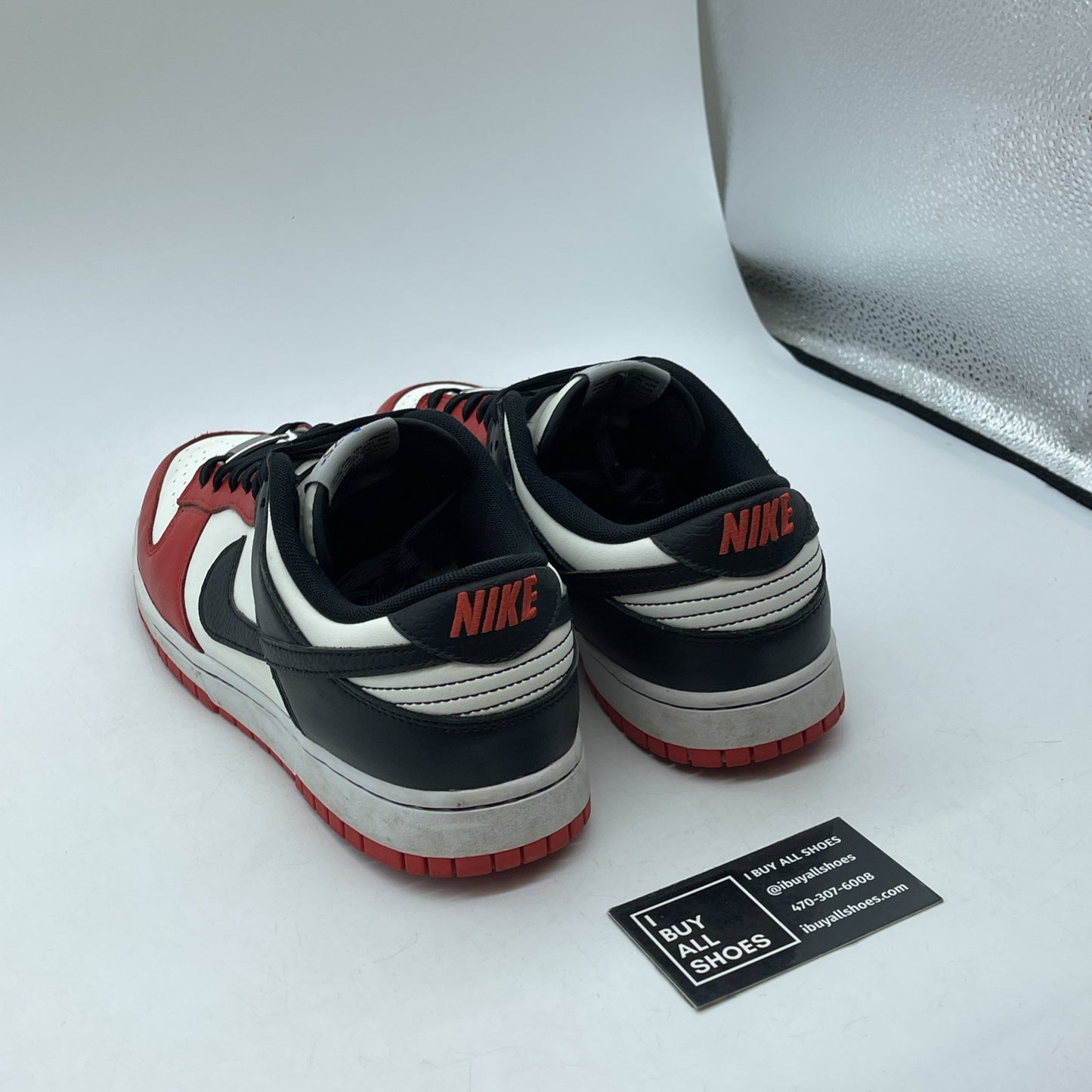 Size 10.5 - Nike Dunk Low EMB x NBA 75th Anniversary - Bulls 2021 (DD3363-100)
