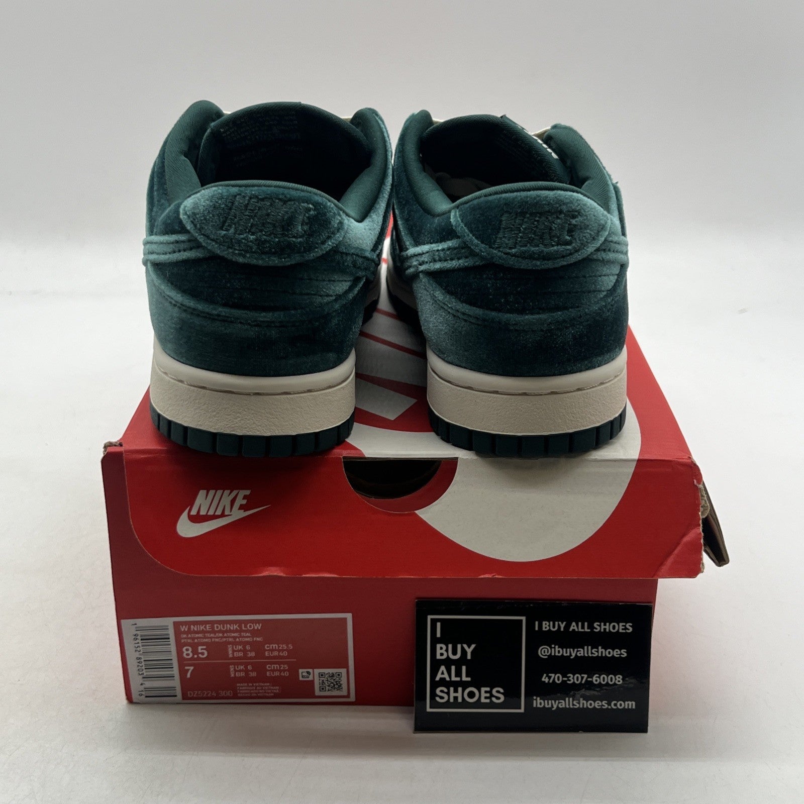 Size 8.5 - Nike Dunk Low Green Velvet W (DZ5224-300)