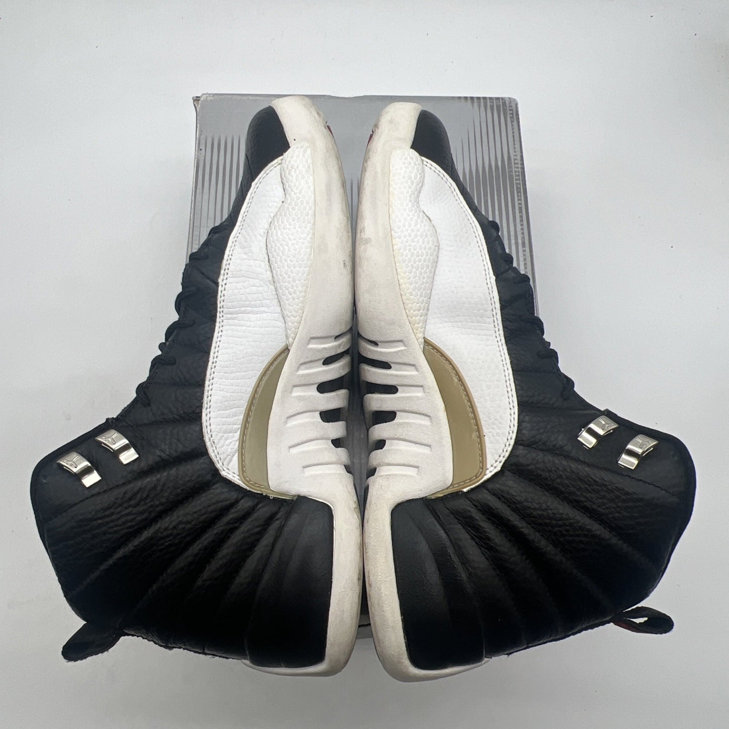 Size 11 - Air Jordan 12 Retro 2004 Playoff (136001-016)