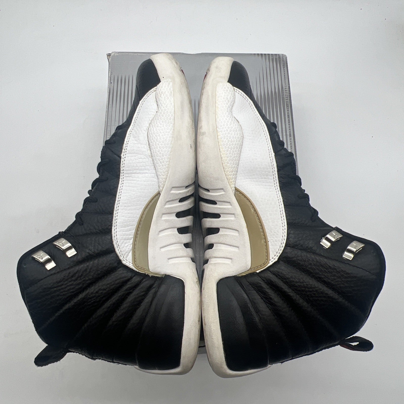 Size 11 - Air Jordan 12 Retro 2004 Playoff (136001-016)