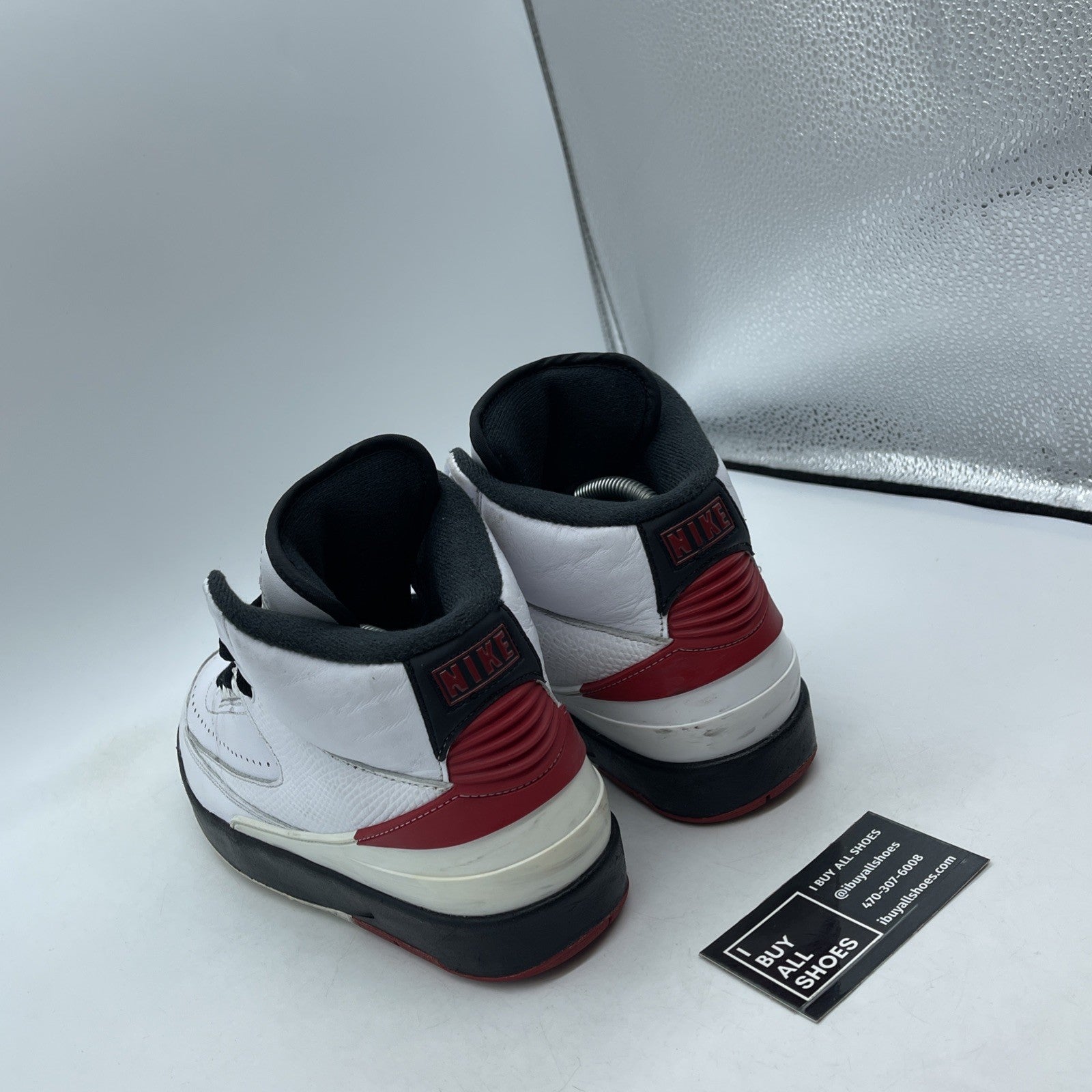 Size 8 - Jordan 2 Retro Mid Chicago White Red Black Leather (DX2454-106)