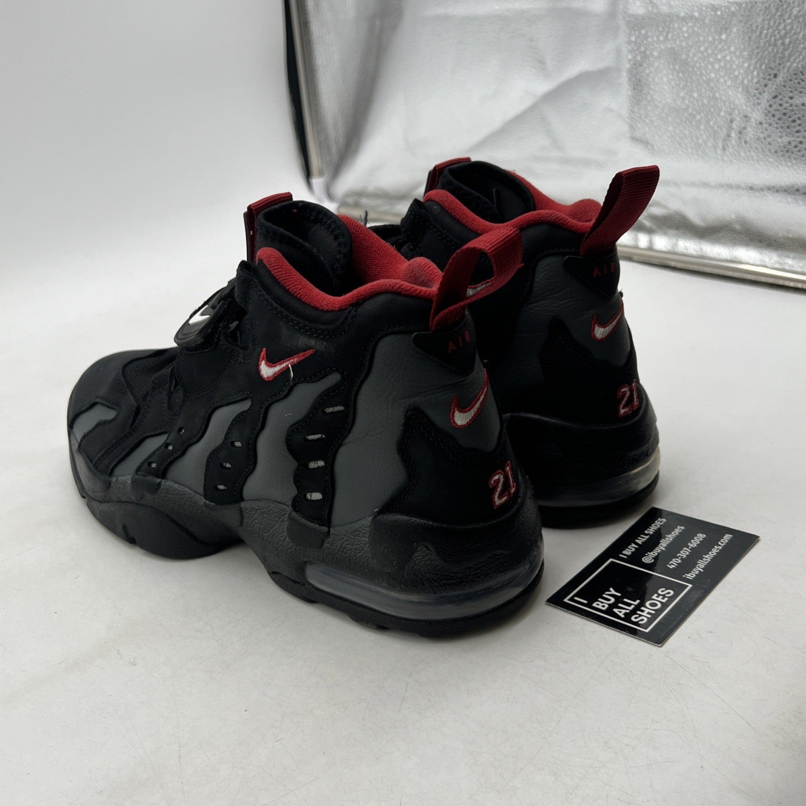 Size 9 - Nike Air DT Max '96 Falcons (HQ3620-010)