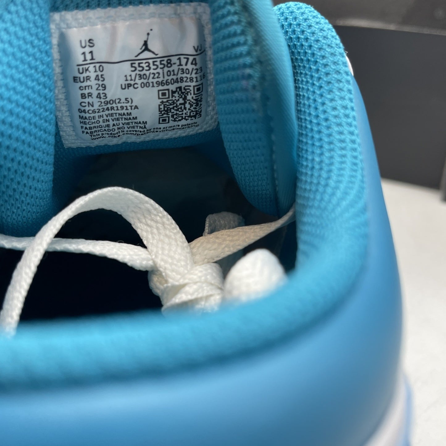 Size 11 - Air Jordan 1 Low Aquatone (553558-174)