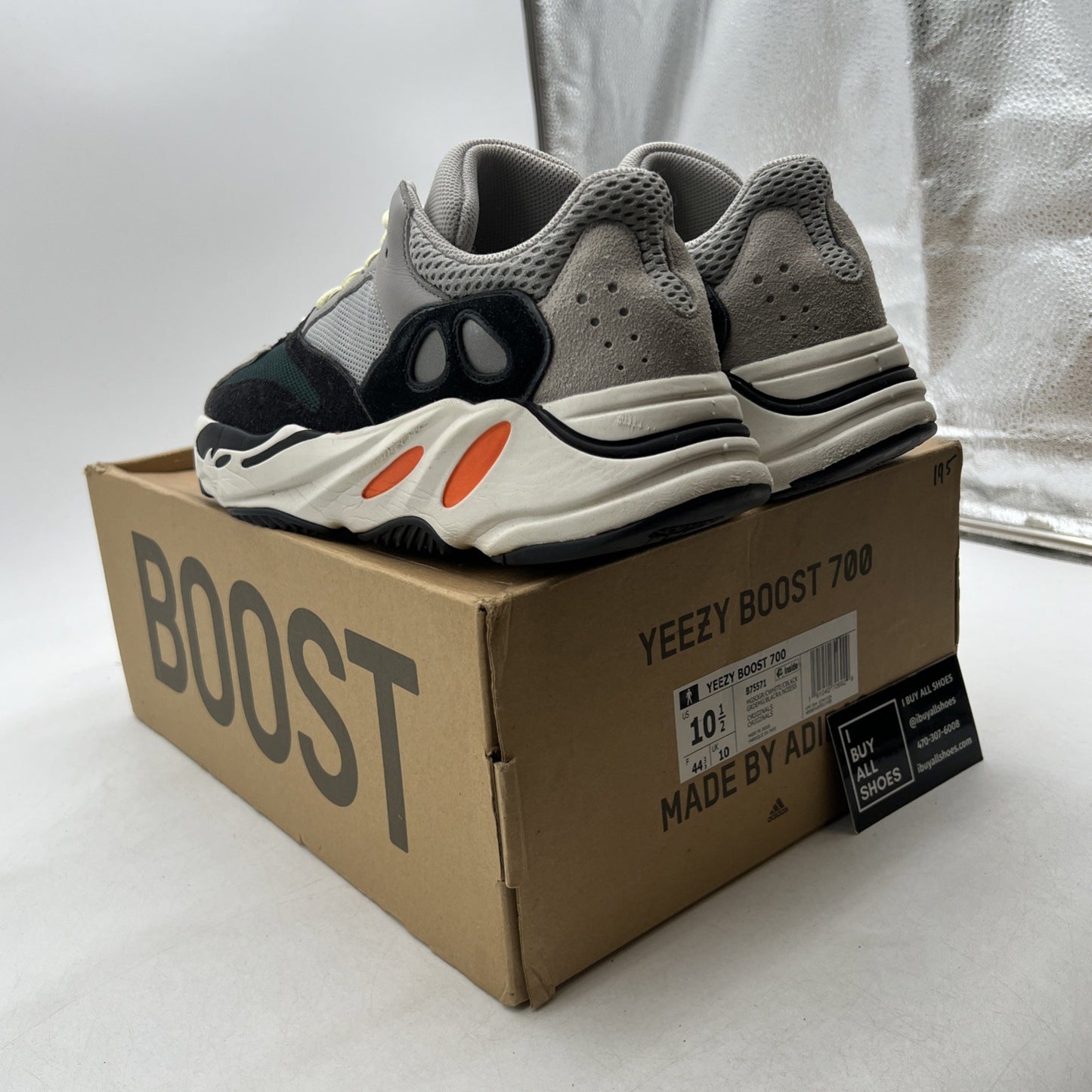 Size 10.5 - adidas Yeezy Boost 700 Low Wave Runner (B75571)