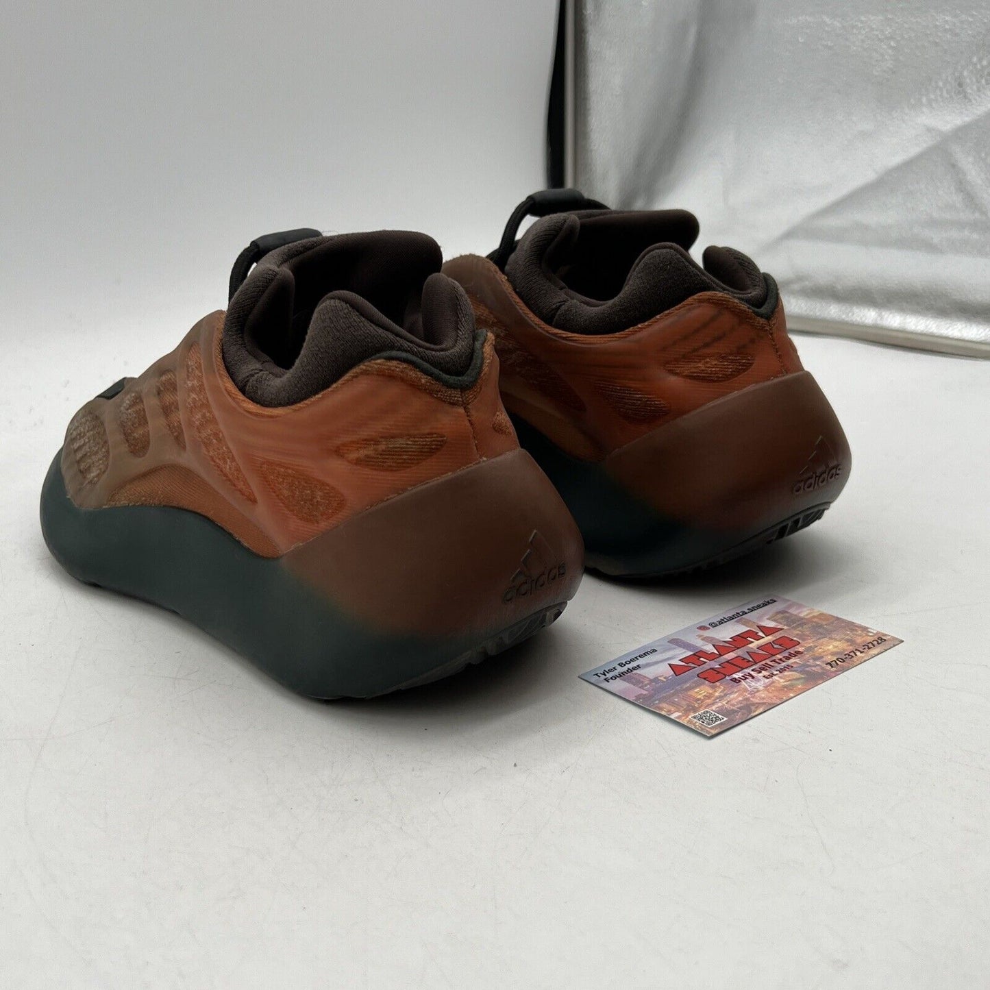 Size 9.5 - adidas Yeezy 700 V3 Copper Fade (GY4109)