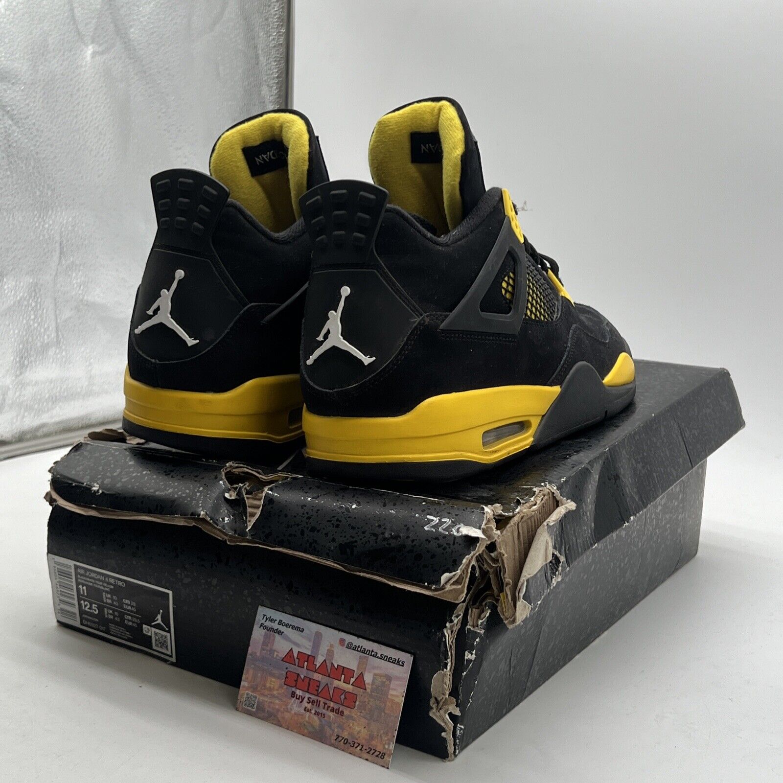Size 11 - Air Jordan 4 Retro Mid Thunder (DH6927-017)