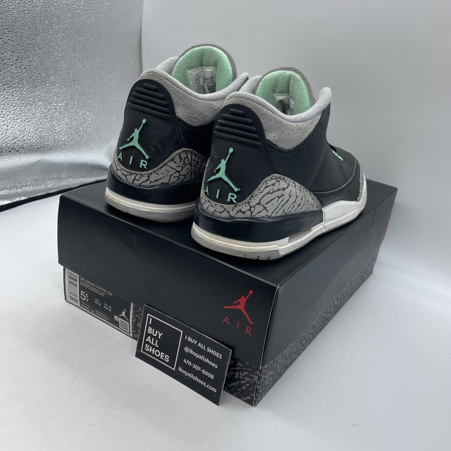 Size 5.5Y - Air Jordan 3 Retro Green Glow (DM0967-031)