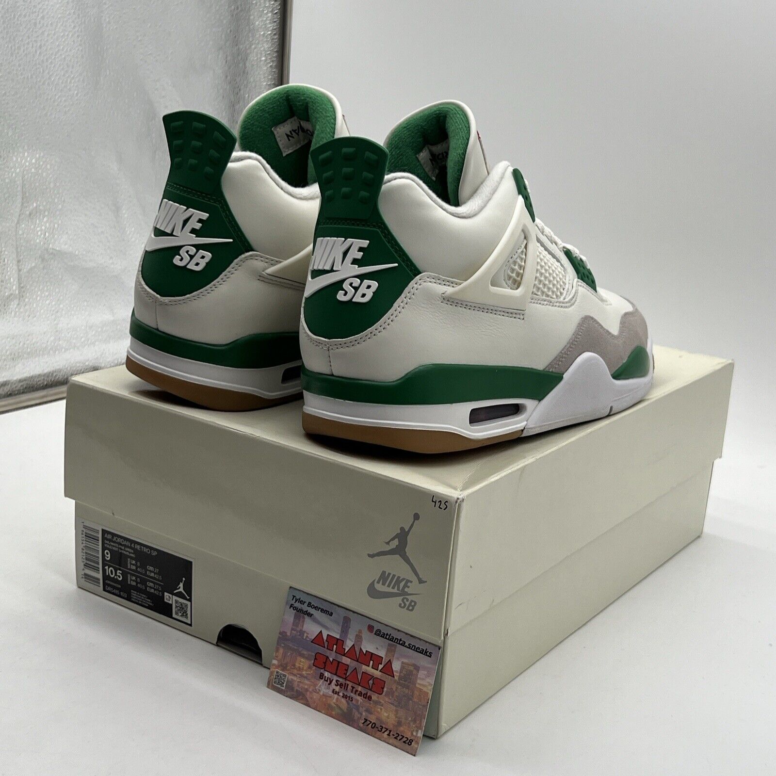 Size 9 - Jordan 4 Retro SP x Nike SB Mid Pine Green White Leather (DR5415-103)