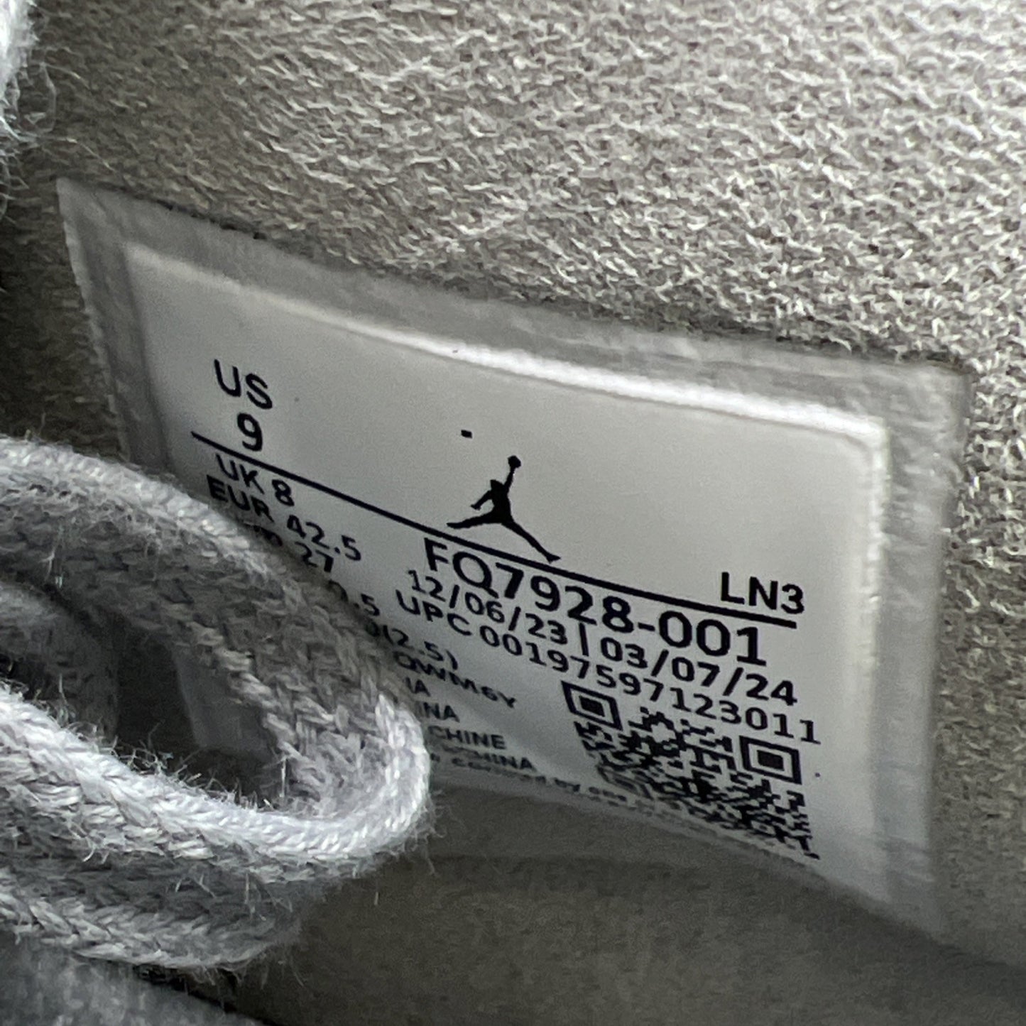 Size 9 - Air Jordan 4 Retro SE Wet Cement (FQ7928-001)