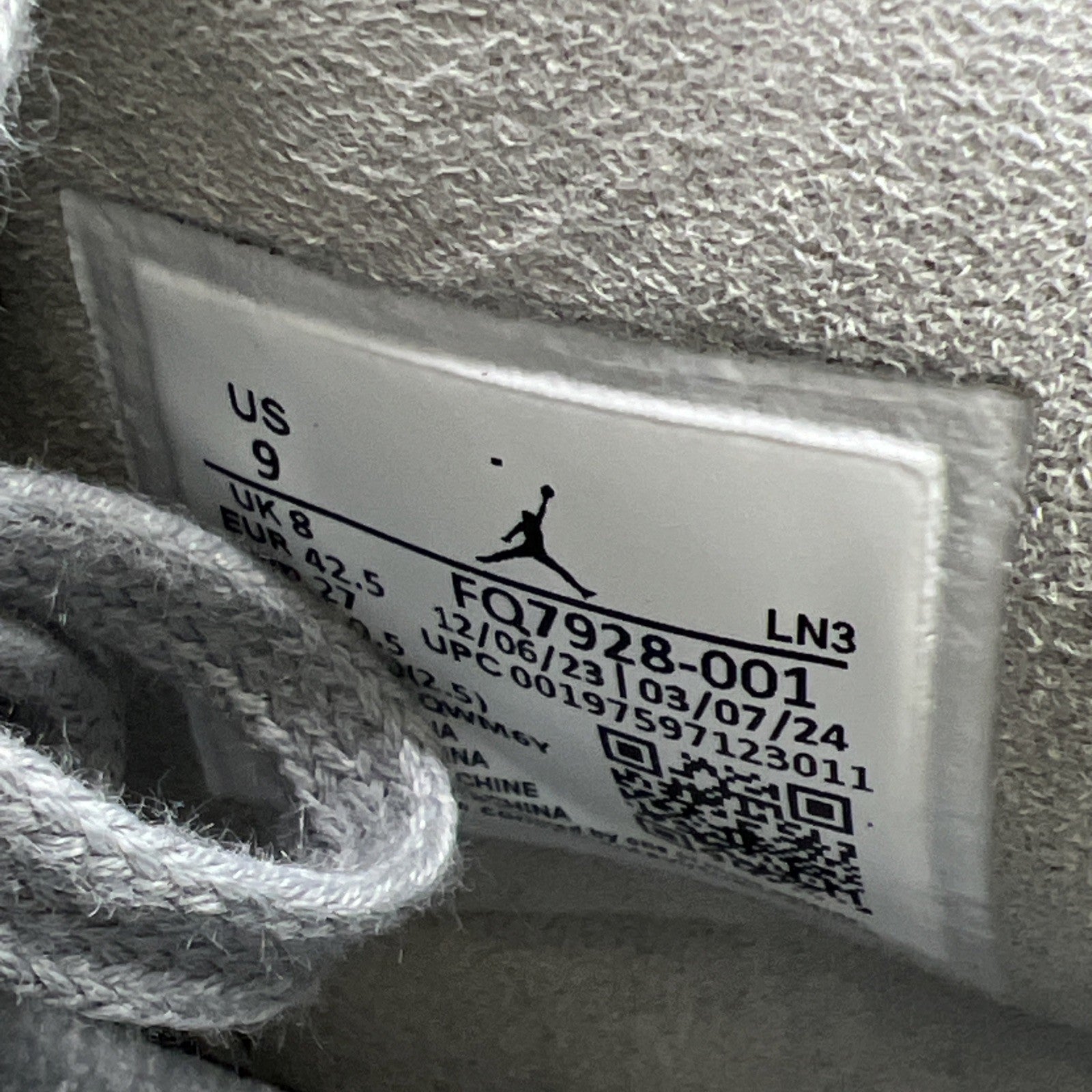 Size 9 - Air Jordan 4 Retro SE Wet Cement (FQ7928-001)