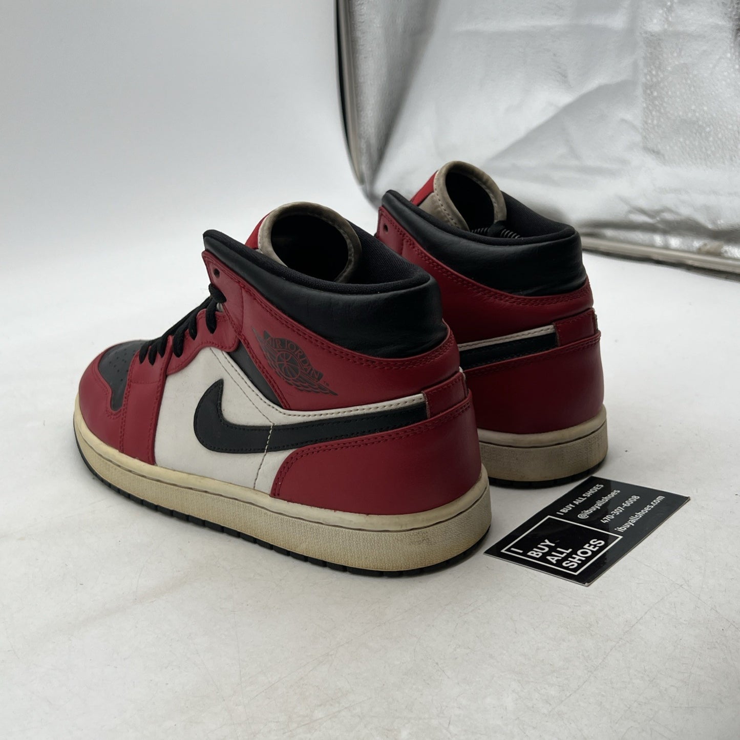 Size 8.5 - Air Jordan 1 Mid Chicago Black Toe 2020 (554624-069)