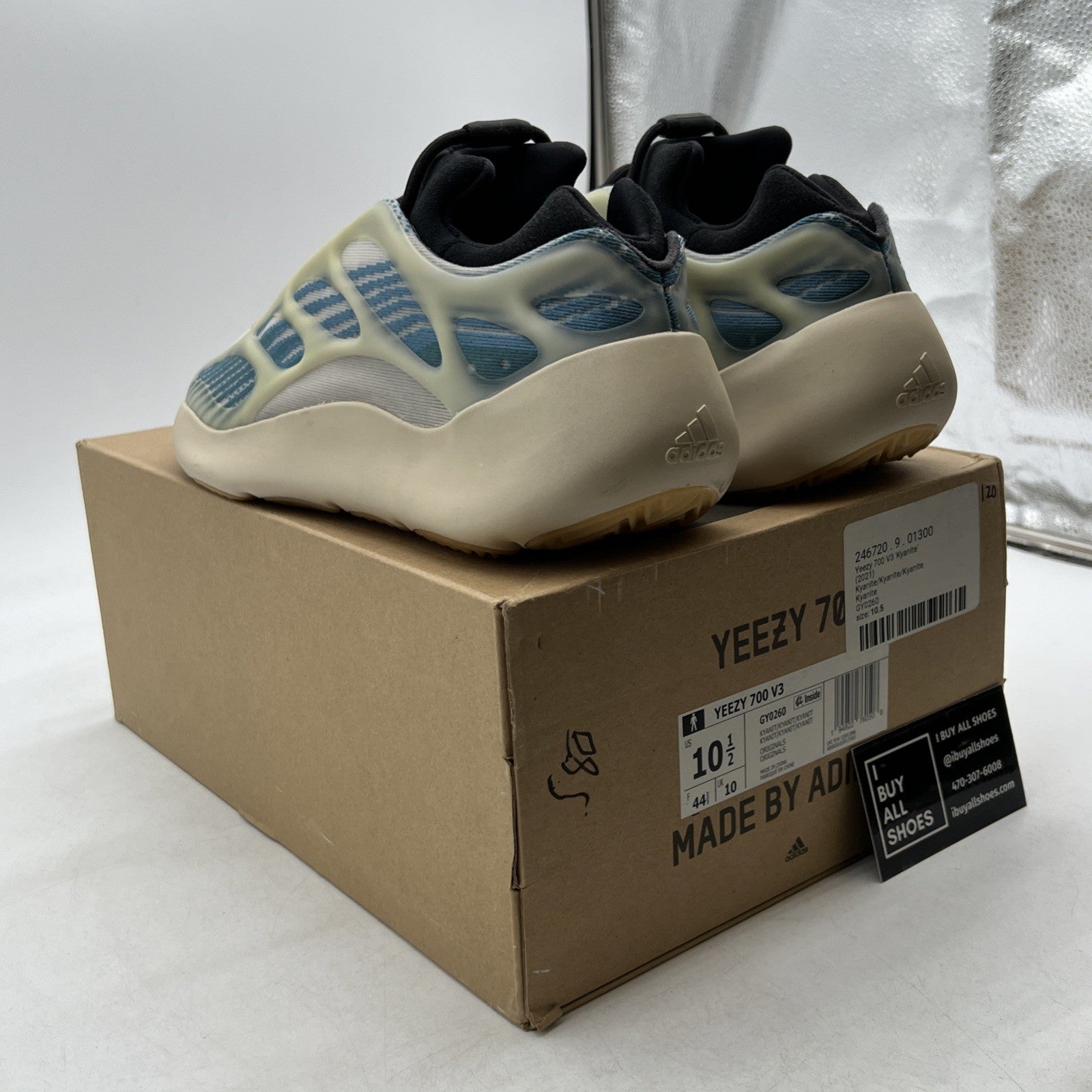 Size 10.5 - adidas Yeezy 700 V3 Kyanite (GY0260)