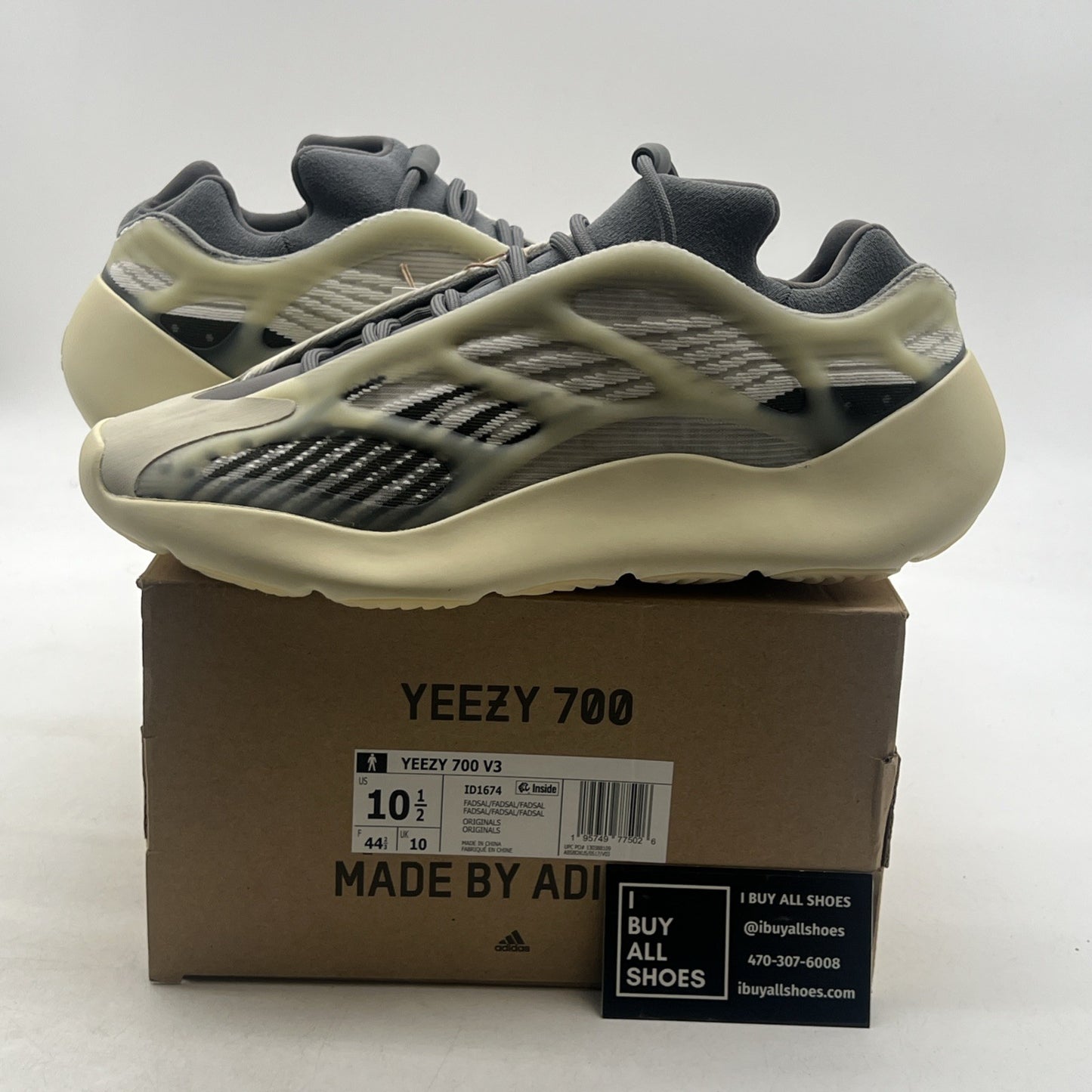 Size 10.5 - adidas Yeezy 700 V3 Fade Salt (ID1674)