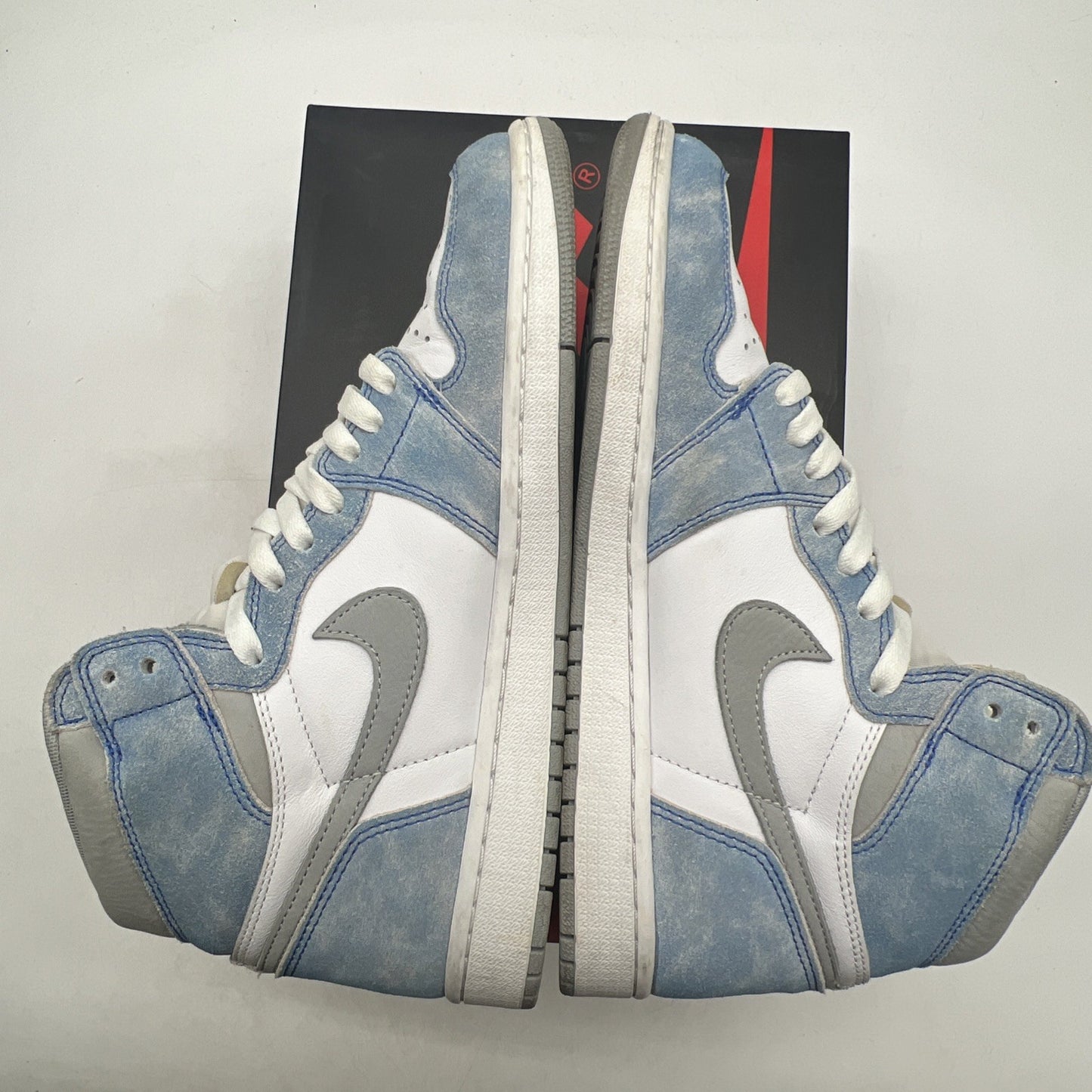 Size 10 - Air Jordan 1 Retro OG High Hyper Royal (555088-402)