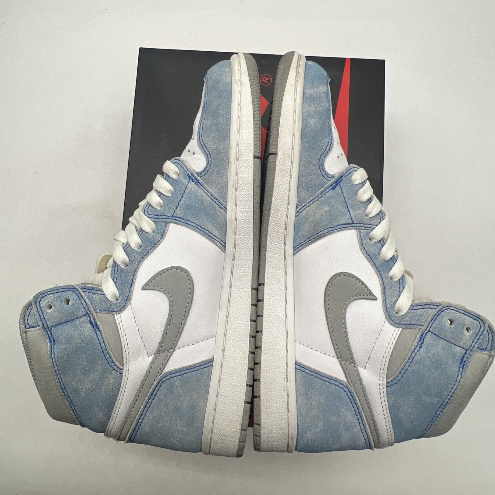 Size 10 - Air Jordan 1 Retro OG High Hyper Royal (555088-402)