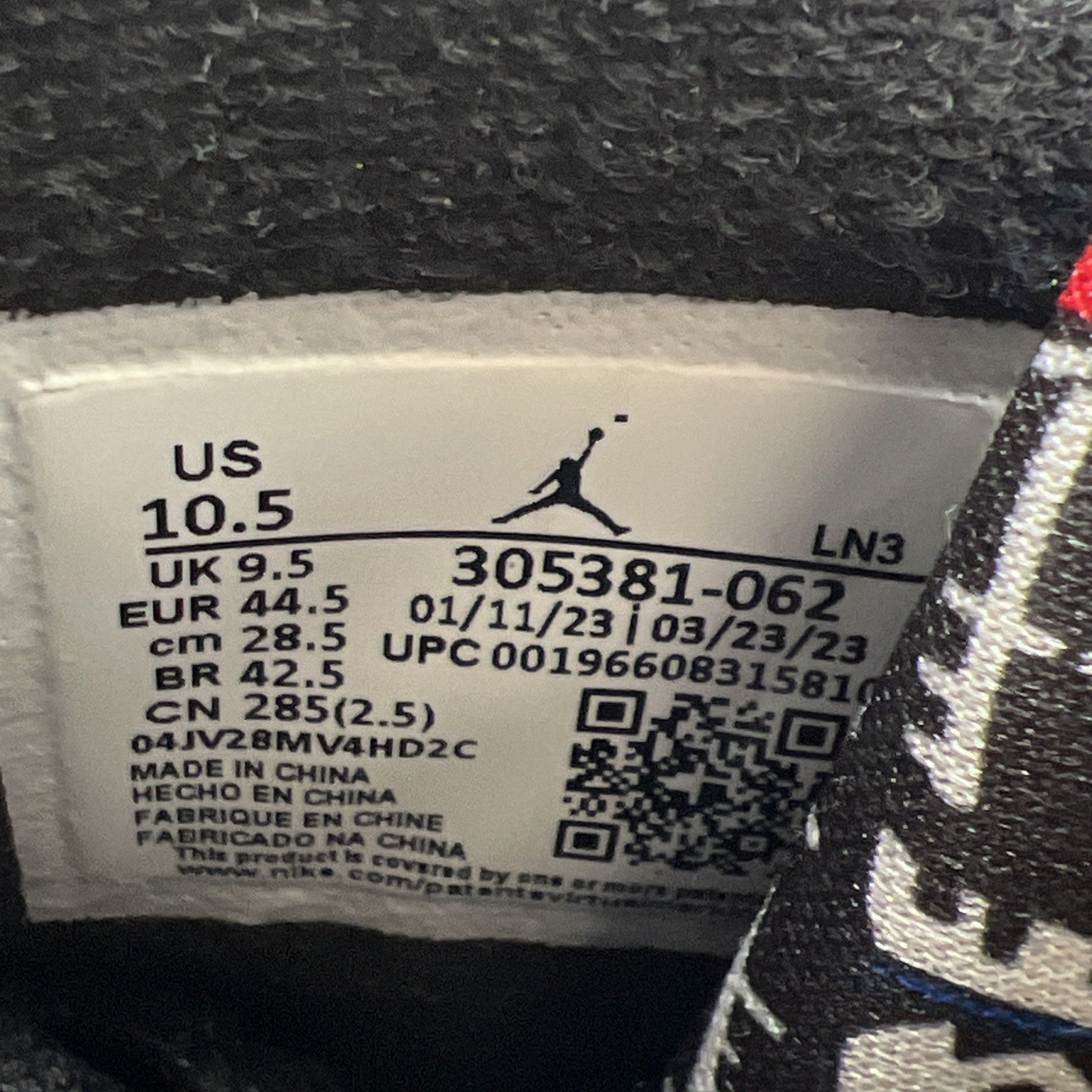 Size 10.5 - Air Jordan 8 Retro Mid Playoff (305381-062)